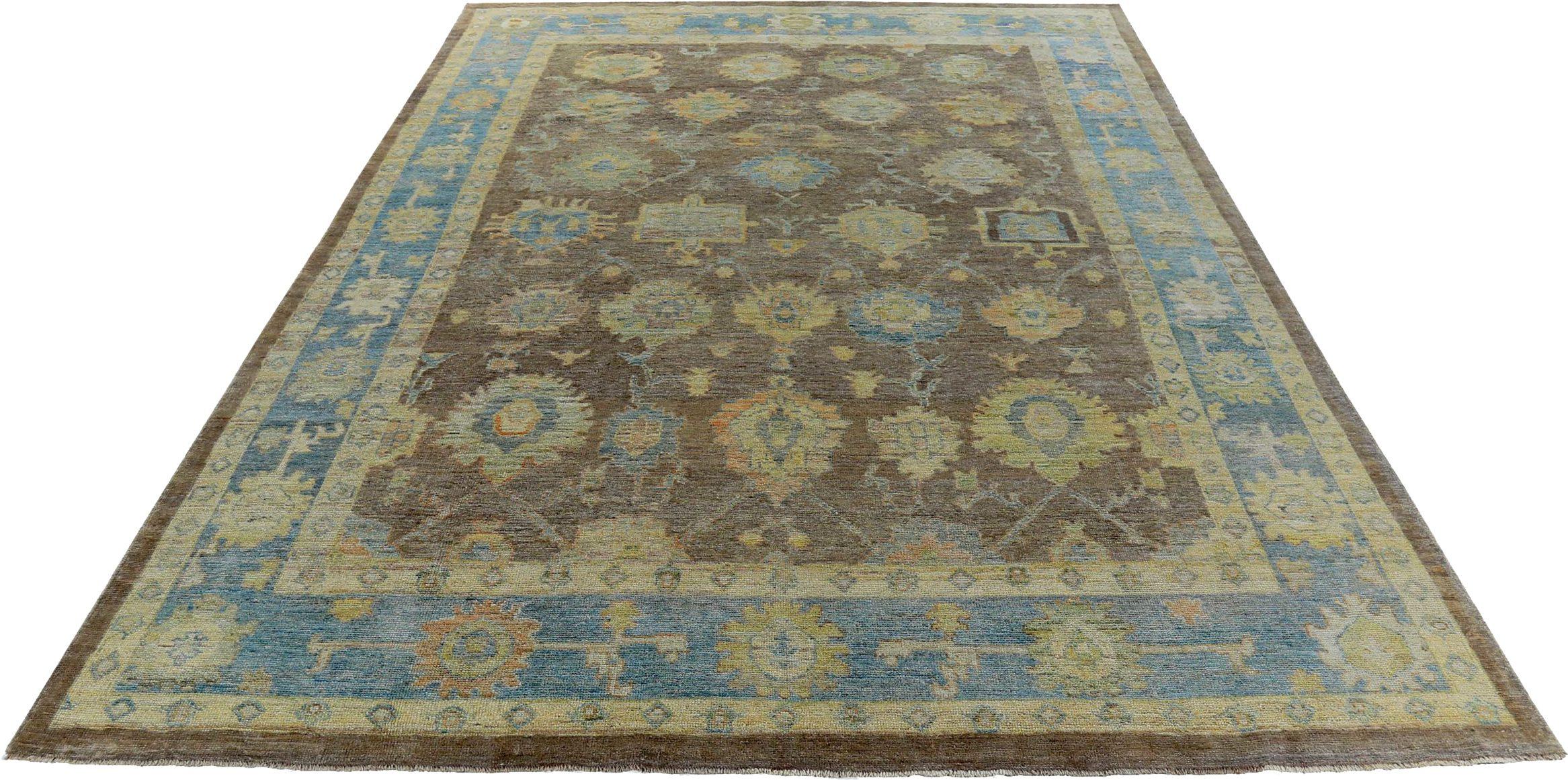 Scopri l'eleganza della Persian Rose Collection con il tappeto Over Size di CIRCA 1990. Progettato con lana e blu-marrone-giallo, questo design esclusivo è perfetto per valorizzare il tuo spazio.