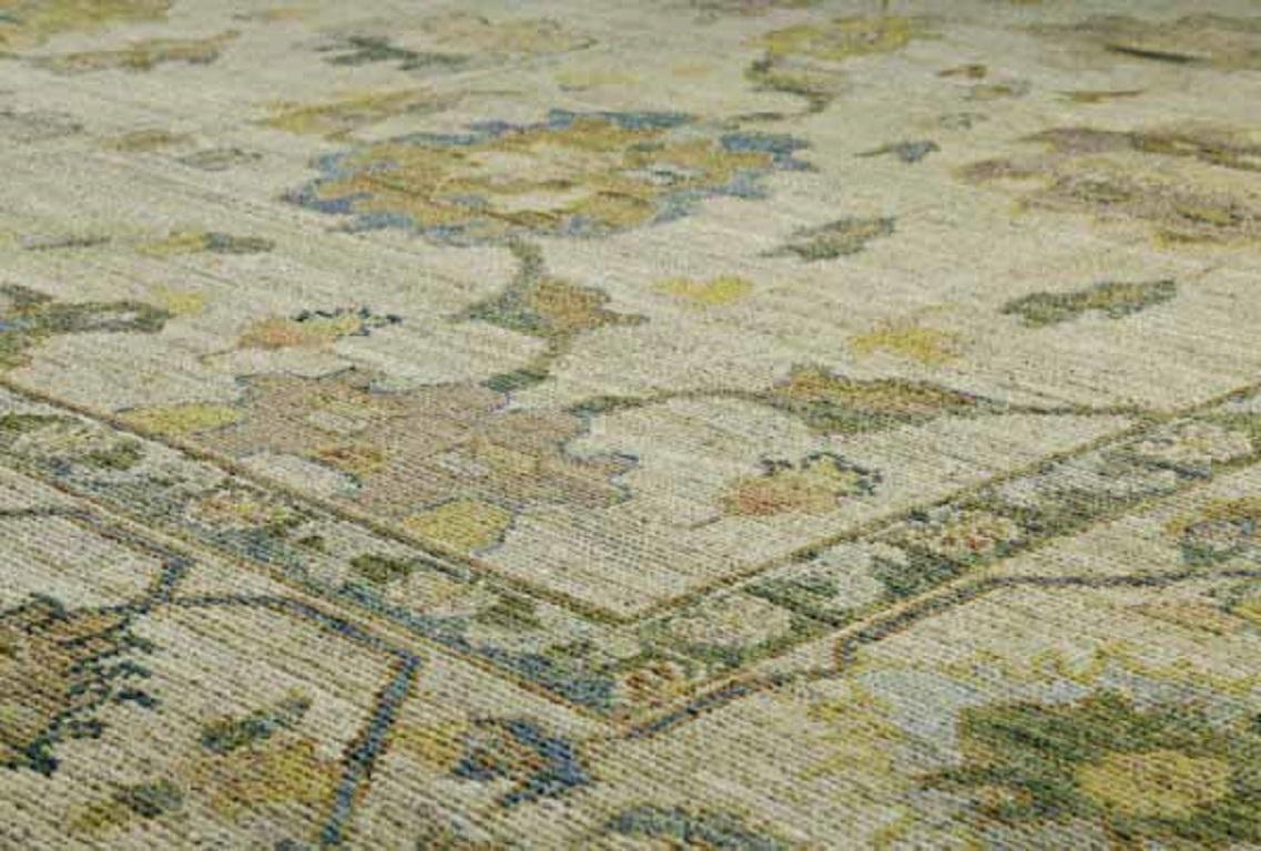 Persian Rose Kollektion Over Size Teppich - Wolle Grün Elfenbein - 89104 (Irakisch) im Angebot