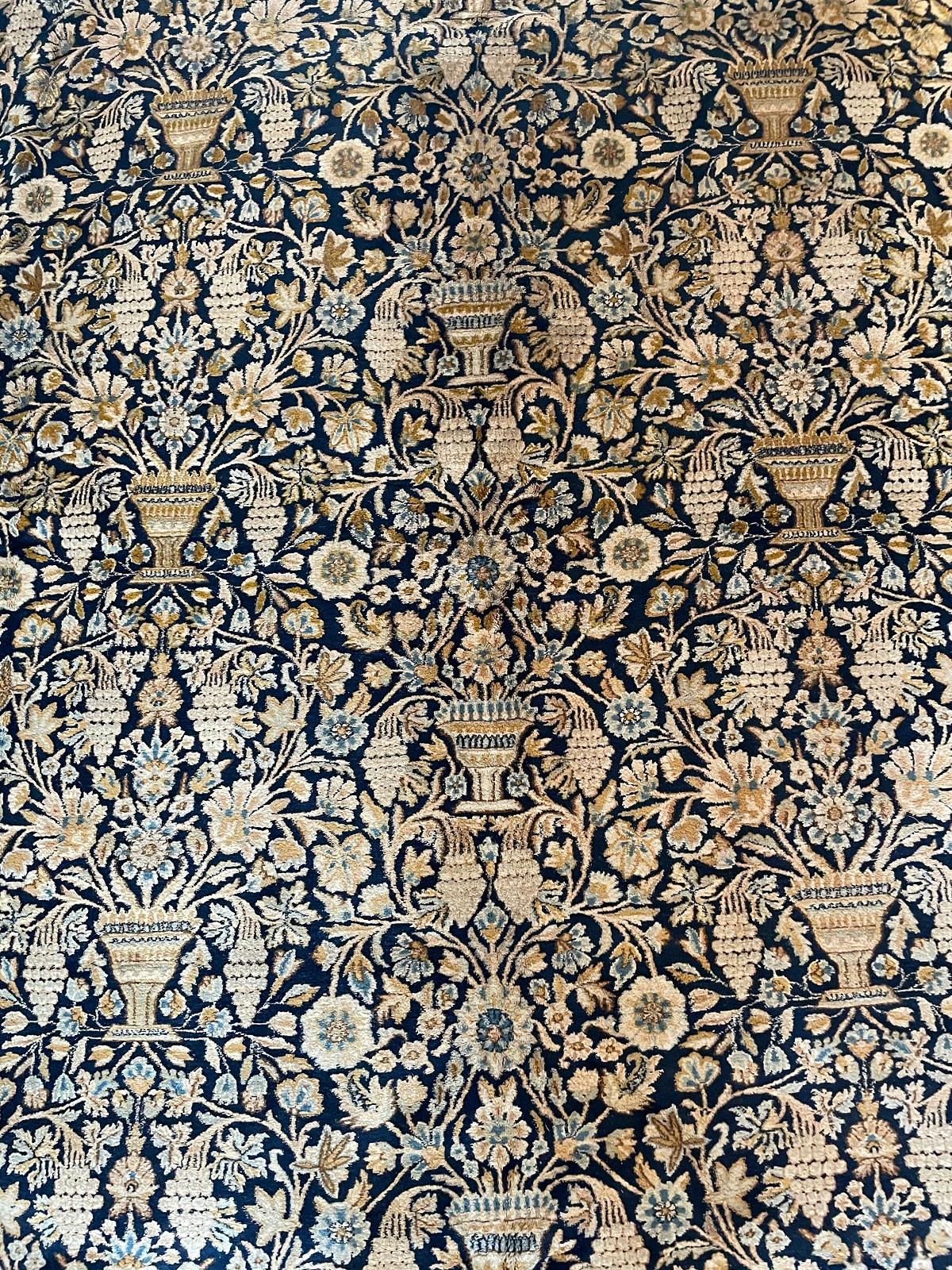Persischer Teppich aus geknüpfter Wolle, handgefertigt, 20. Jahrhundert im Zustand „Gut“ im Angebot in Brussels, Brussels