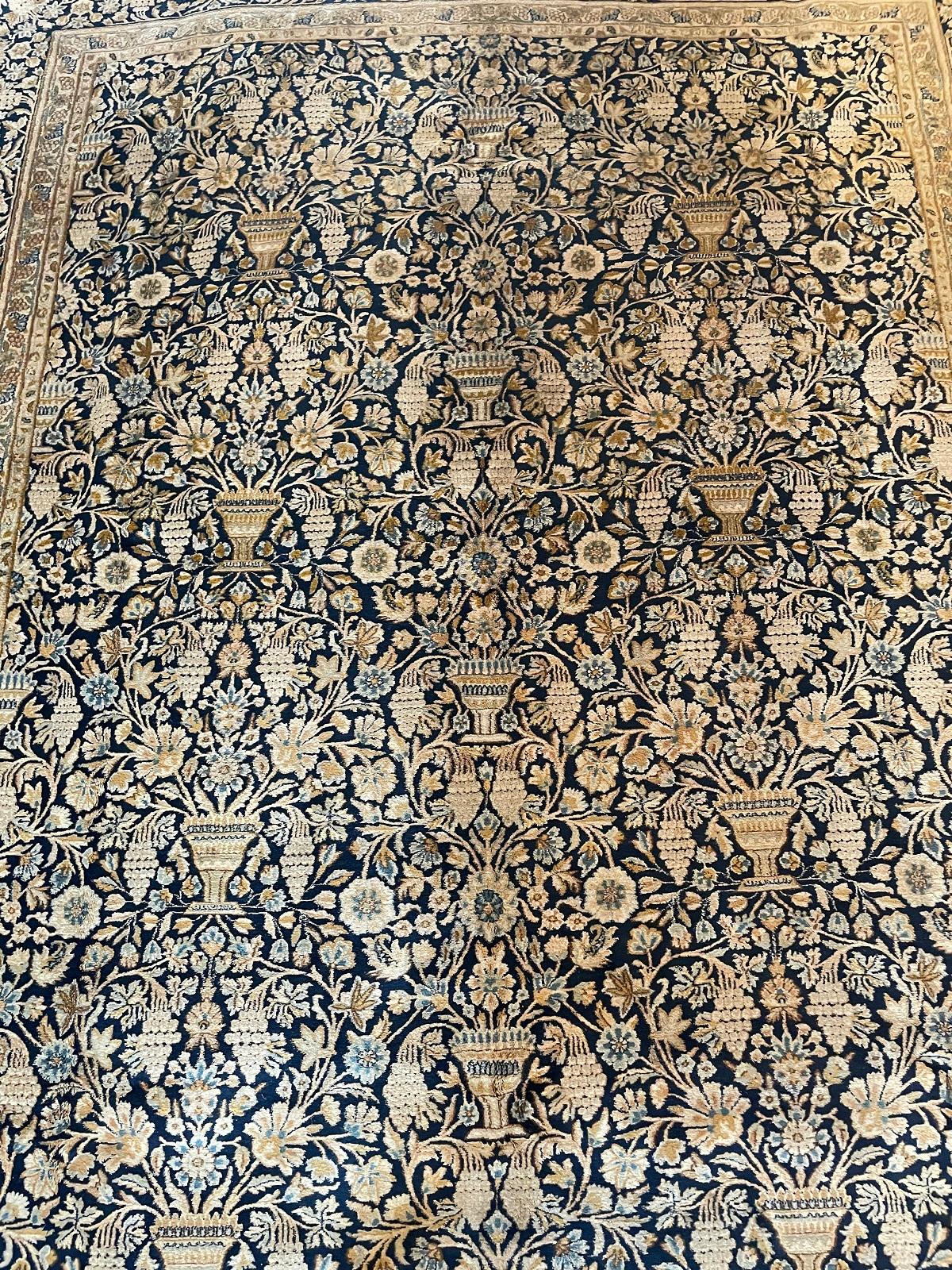 Persischer Teppich aus geknüpfter Wolle, handgefertigt, 20. Jahrhundert im Angebot 2