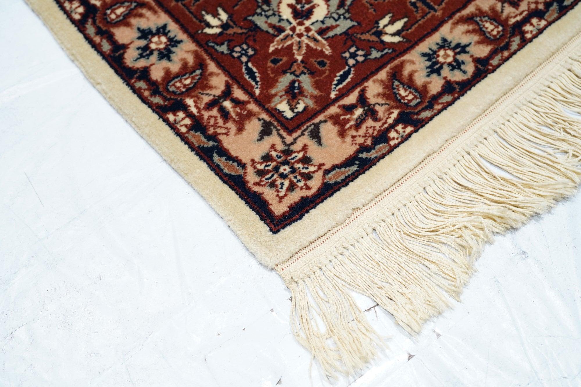 Persian Rug 6'0'' x 9'0'' In New Condition For Sale In New York, NY