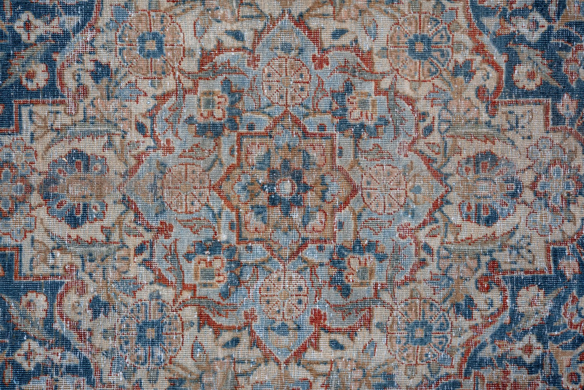 Persischer Teppich in seltenem Blau im Zustand „Hervorragend“ im Angebot in New York, NY