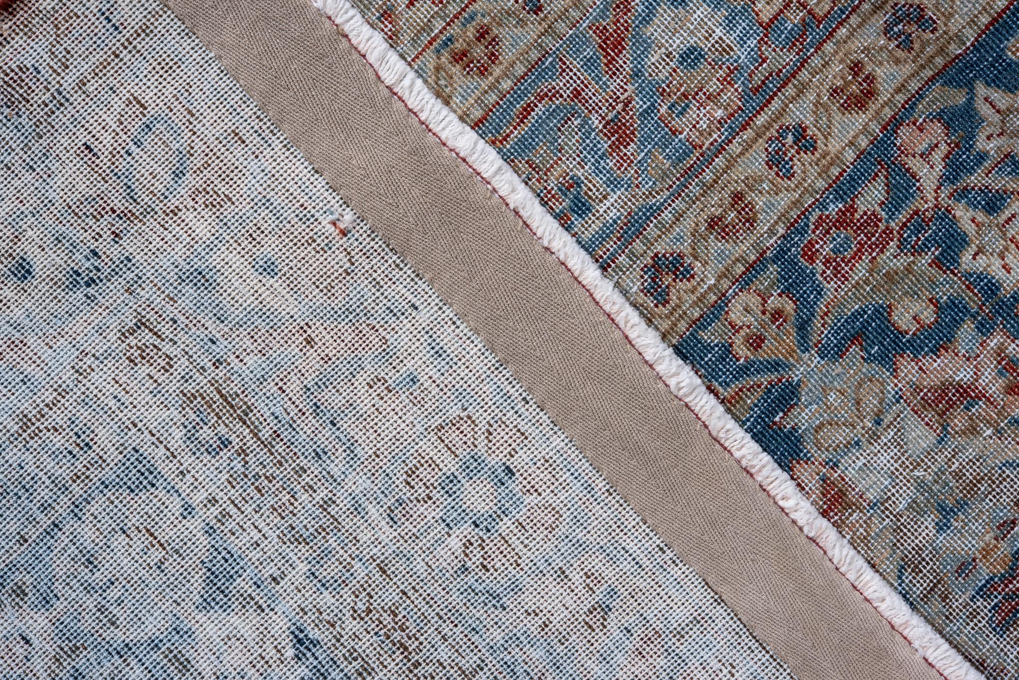 Persischer Teppich in seltenem Blau im Angebot 1