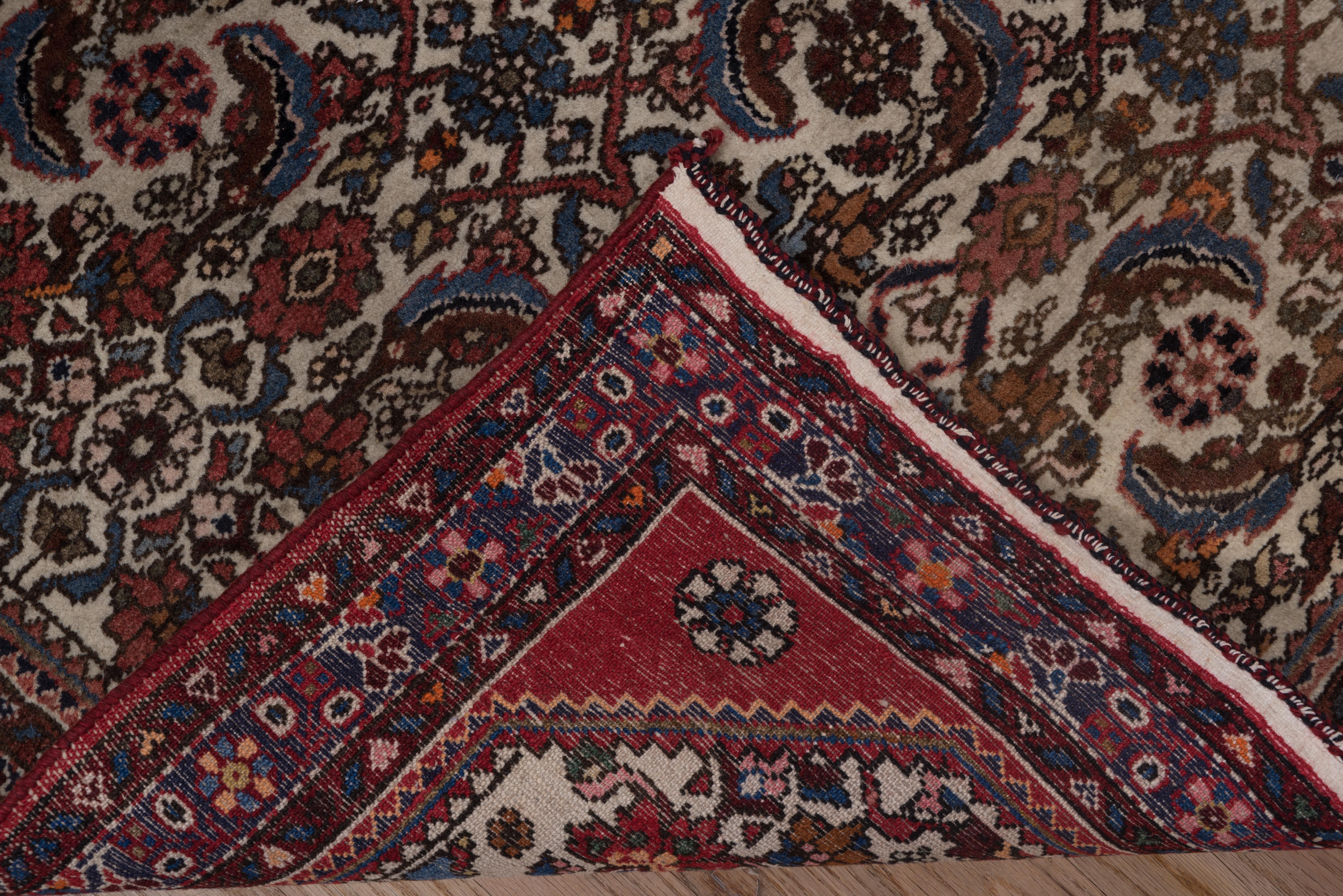 Persischer Teppich Mat Traditionelle florale Elemente im Zustand „Hervorragend“ im Angebot in New York, NY