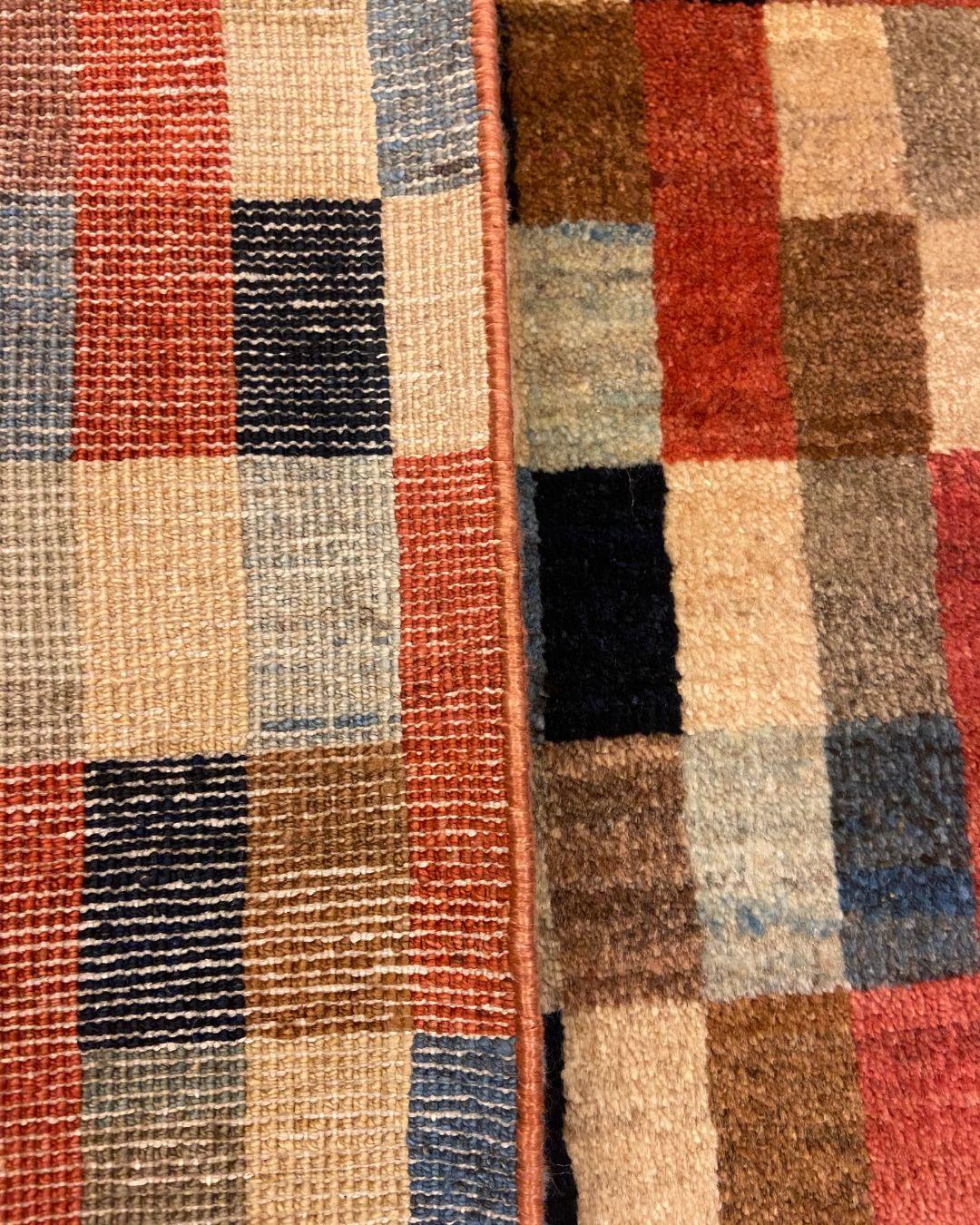 Perserteppich, organische pflanzengefärbte Wolle, Multicolor Geometrisch, 2′5″ × 2′6″ im Angebot 4