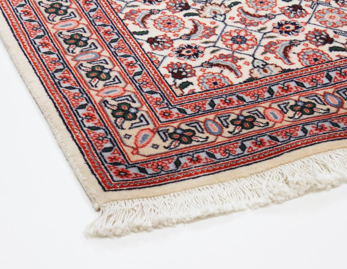 A beautiful Persian rug, Tabriz, 20th century

Size: 294 x 75cm
Thickness: ap. 10 mm
Knot density: 650 000 / m²
Pile: Wool with silk
Warp: Cotton
Condition/maintenance: Perfect
Weight: ap. 8.00 kg.
