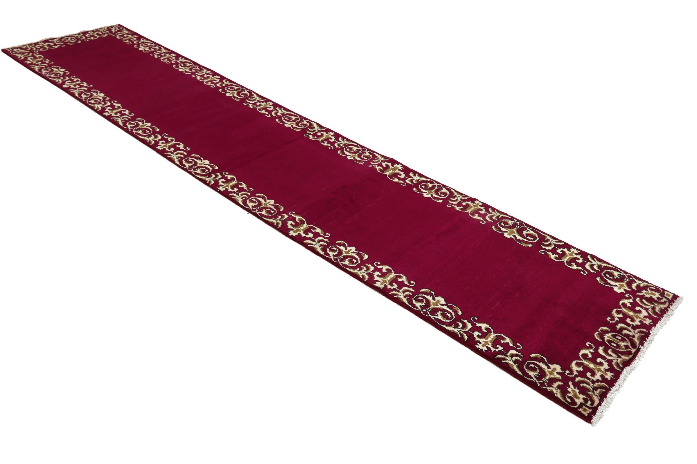 A beautiful Persian rug, Tabriz, 20th century

Size: 384 x 78cm
Thickness: ap. 10 mm
Knot density: 90 000 / m² 
Pile: Handspun wool
Warp: Cotton
Condition/maintenance: Perfect 
Weight: ap. 10.00 kg.