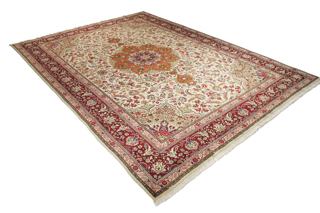 Persian Rug, Tabriz, 20th Century In Excellent Condition For Sale In London, GB