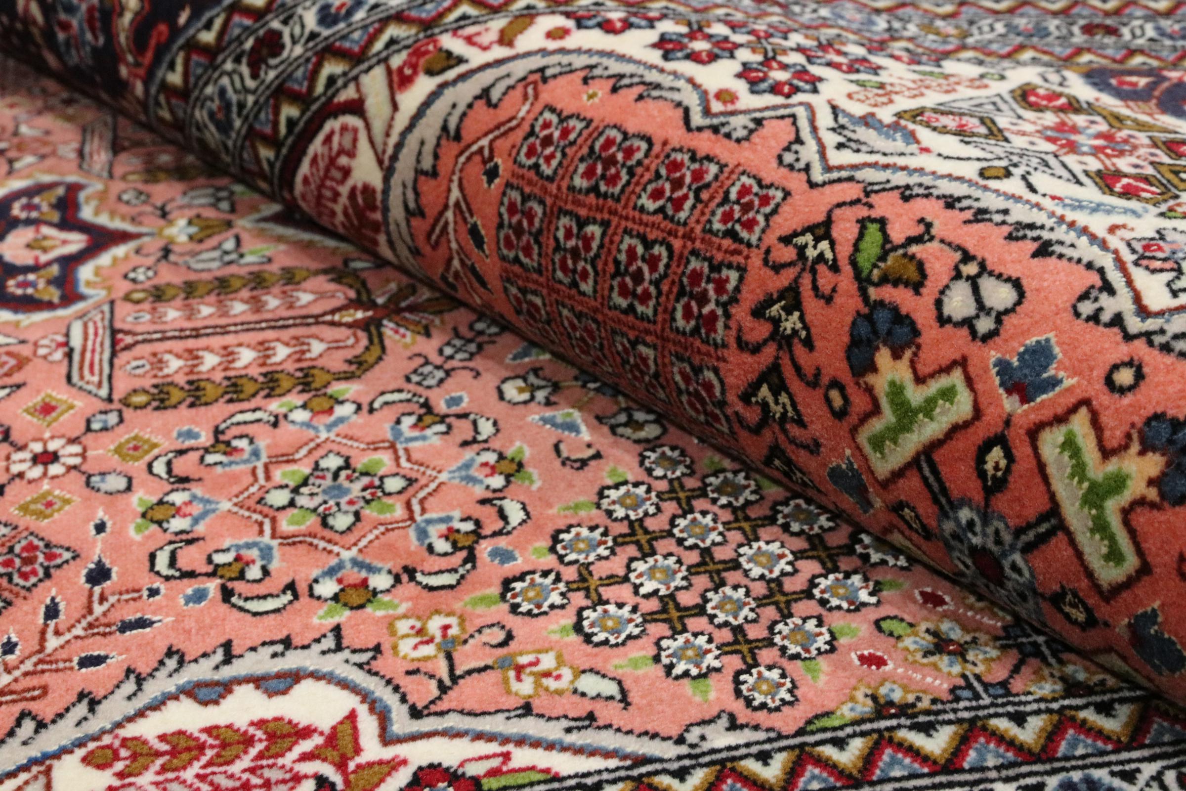 Persian Rug, Tabriz, 20th Century For Sale 4