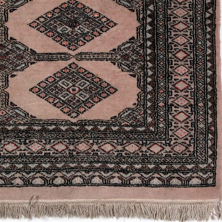 Persian Rug with Simple Geometric Design For Sale at 1stDibs