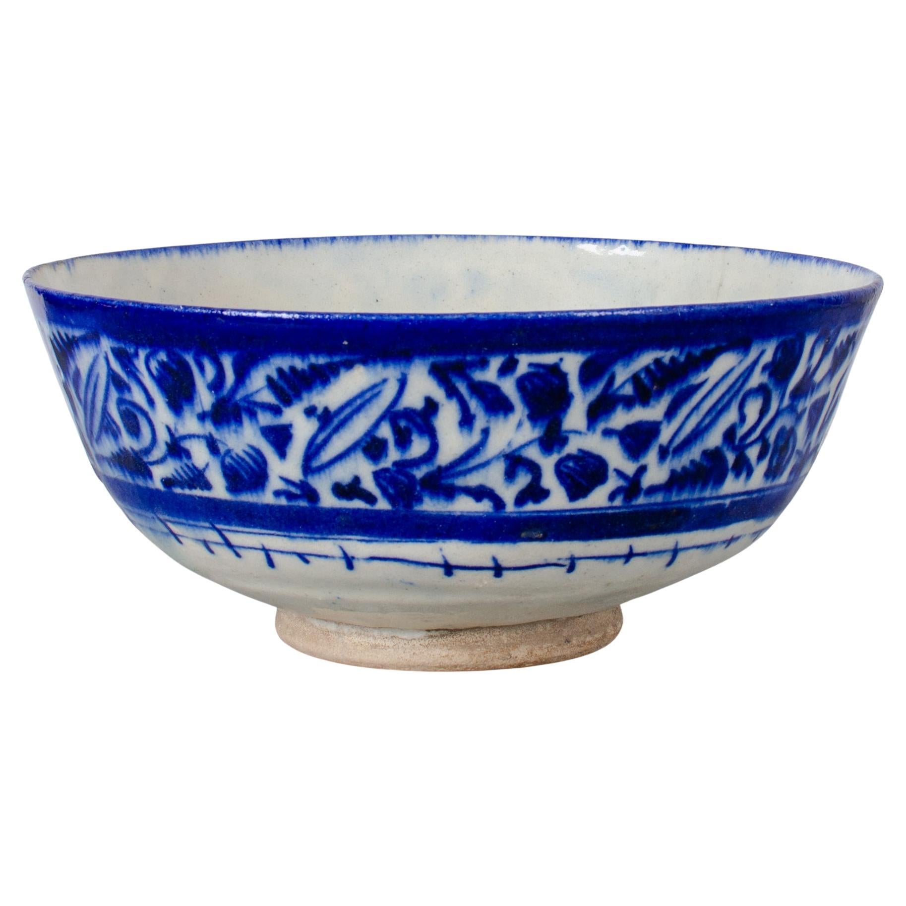 Persian Safavid Fritware Bowl, c.17th Century For Sale