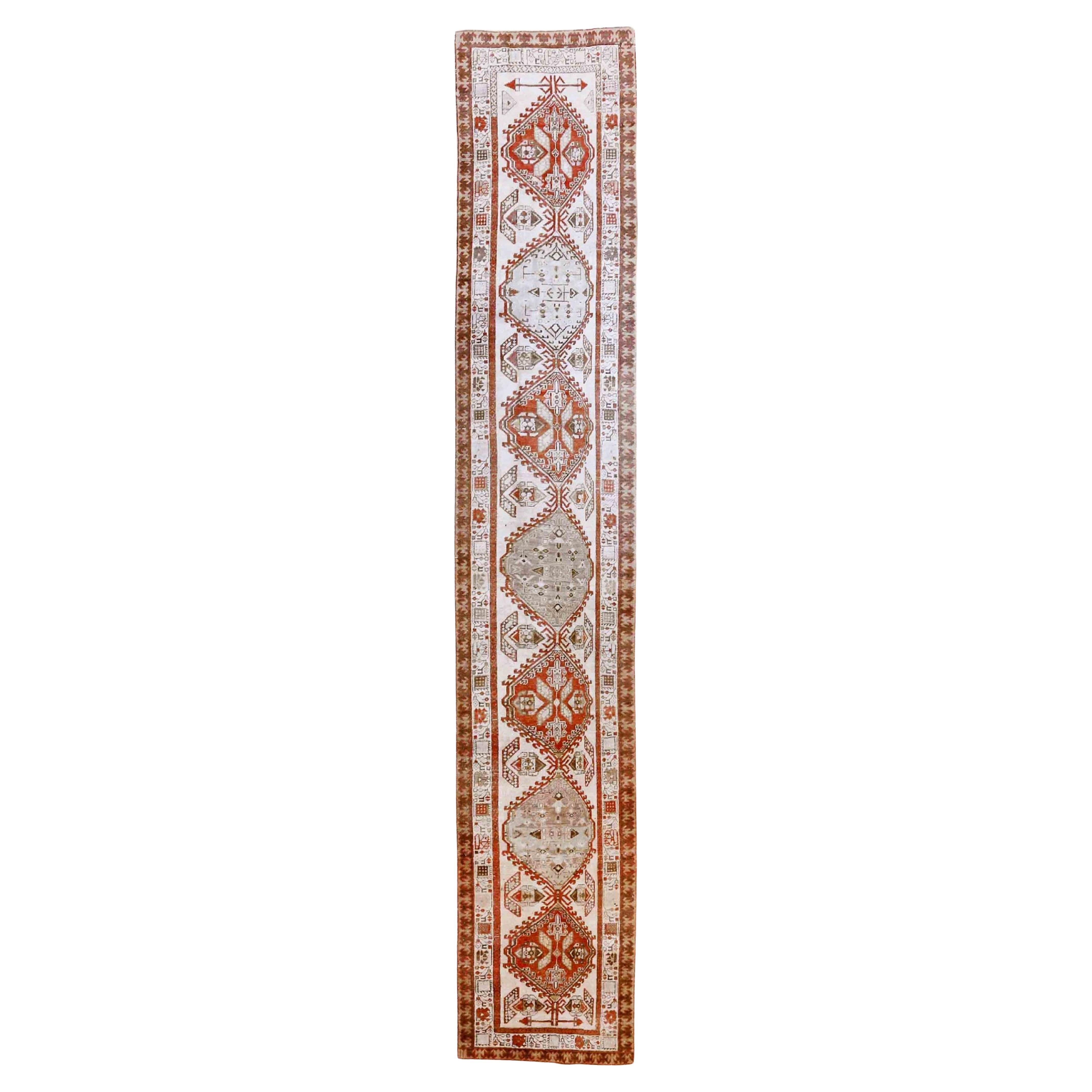 Persian Sarab Runner Rug Circa 1910 - Wool Gray Ivory Red 70621 For Sale