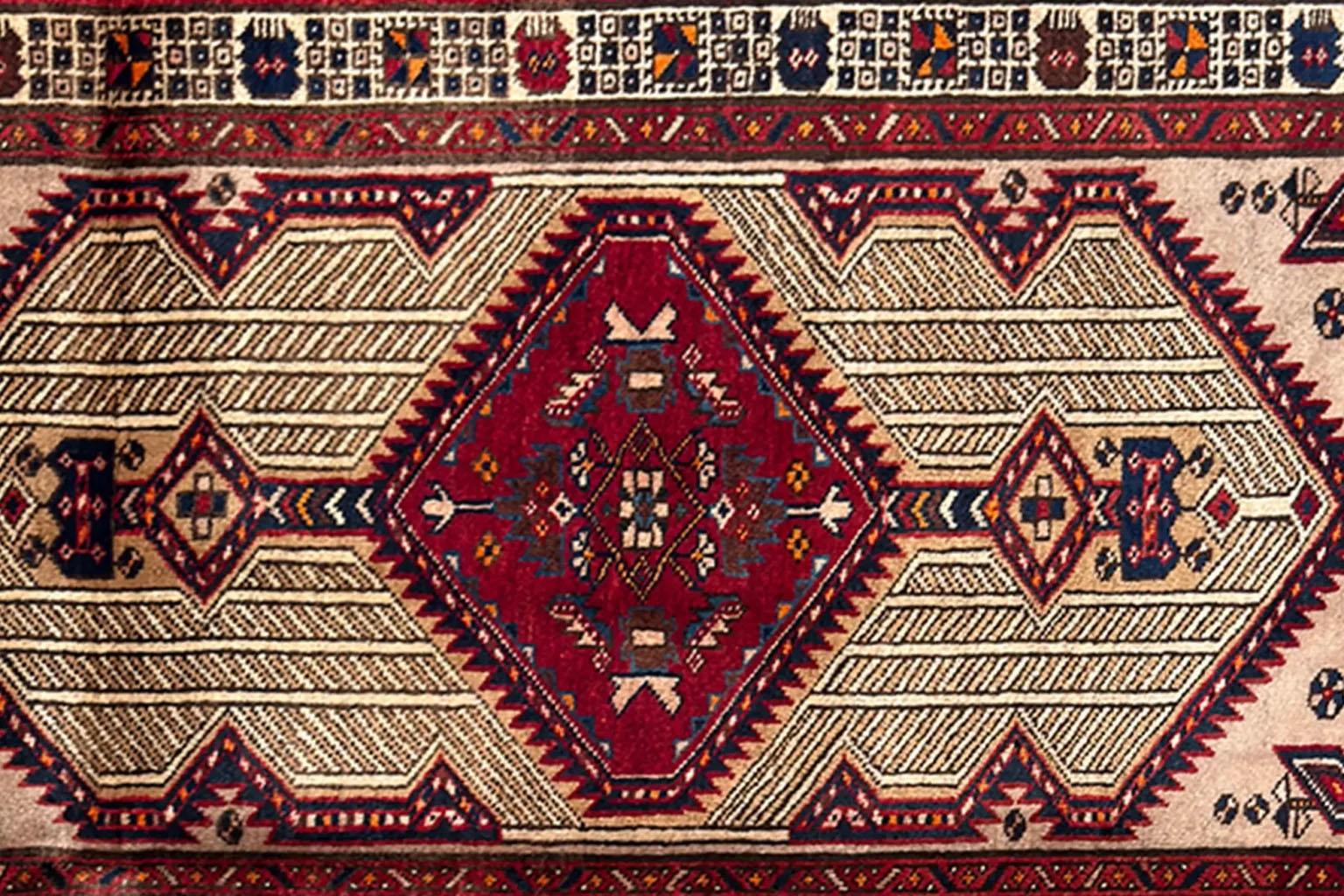 Persian Sarab Small Rug Circa 1940 - Wool Ivory Red For Sale 2