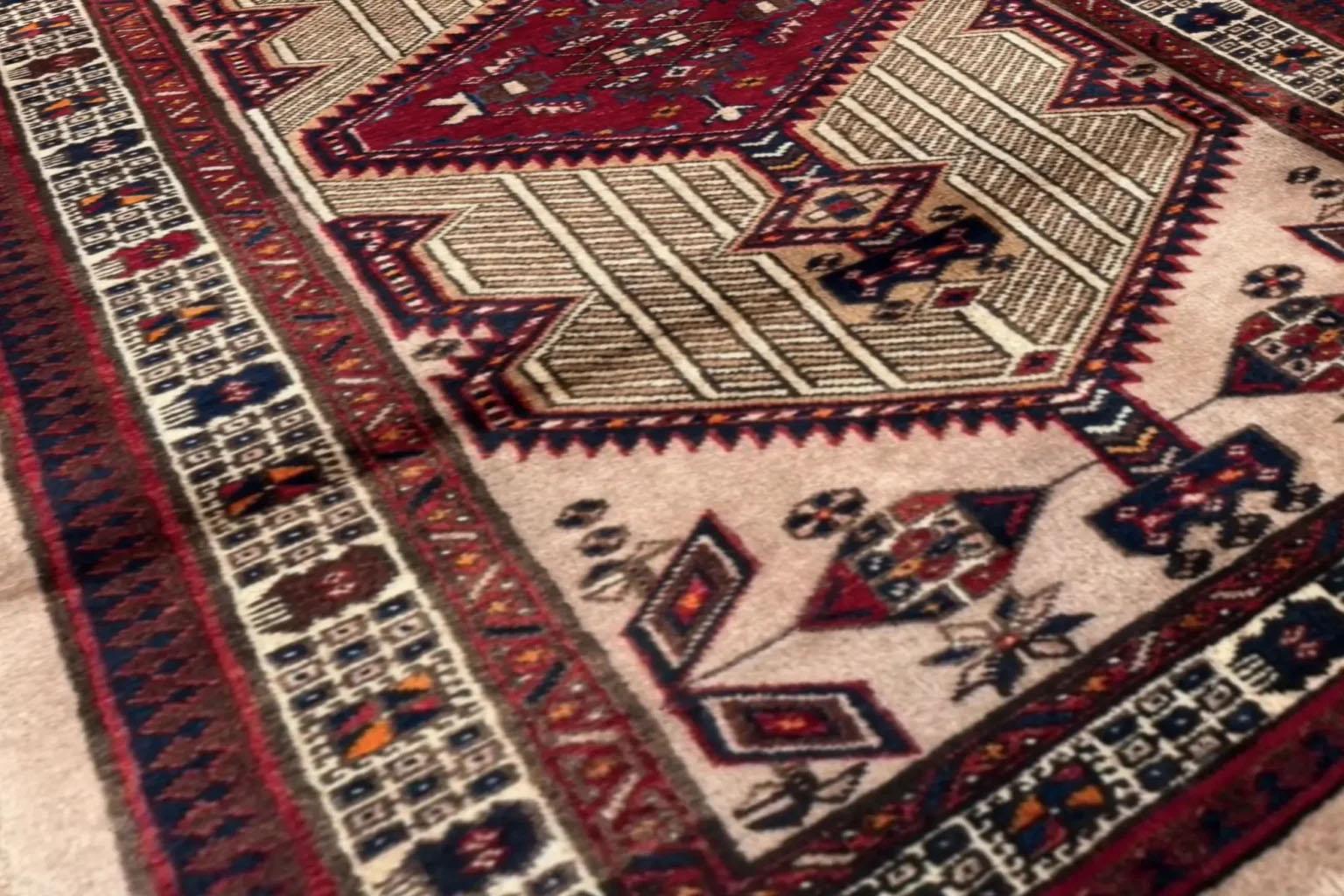 Persian Sarab Small Rug Circa 1940 - Wool Ivory Red For Sale 3