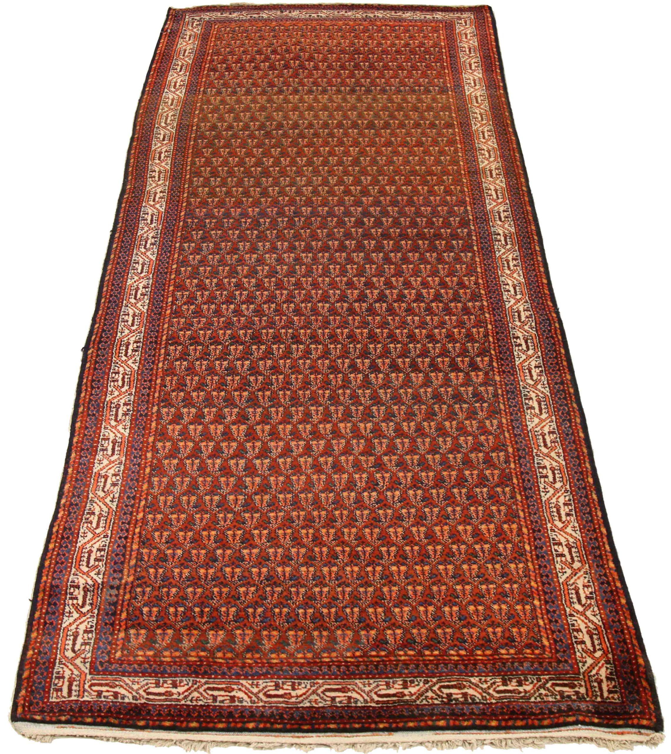 Entdecken Sie die Eleganz des persischen Saraband-Teppichs mit Läufer aus der Zeit um 1880. Dieses exklusive Design aus Wolle und ElfenbeinMarineblauRot ist perfekt, um Ihren Raum zu verschönern.