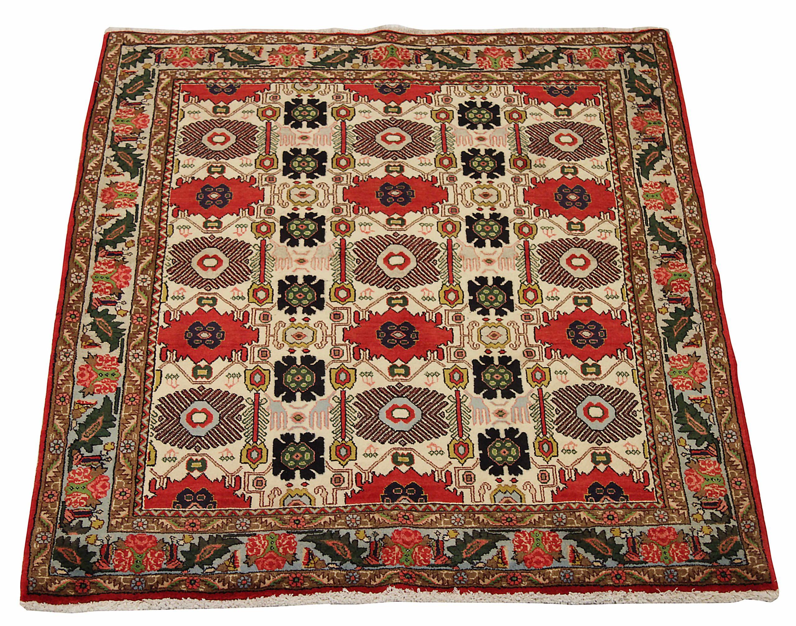 Scopri l'eleganza del Sarouk persiano con i tappeti CIRCA del 1990. Progettato con una meticolosa attenzione ai dettagli, questo design esclusivo è perfetto per valorizzare il tuo spazio.