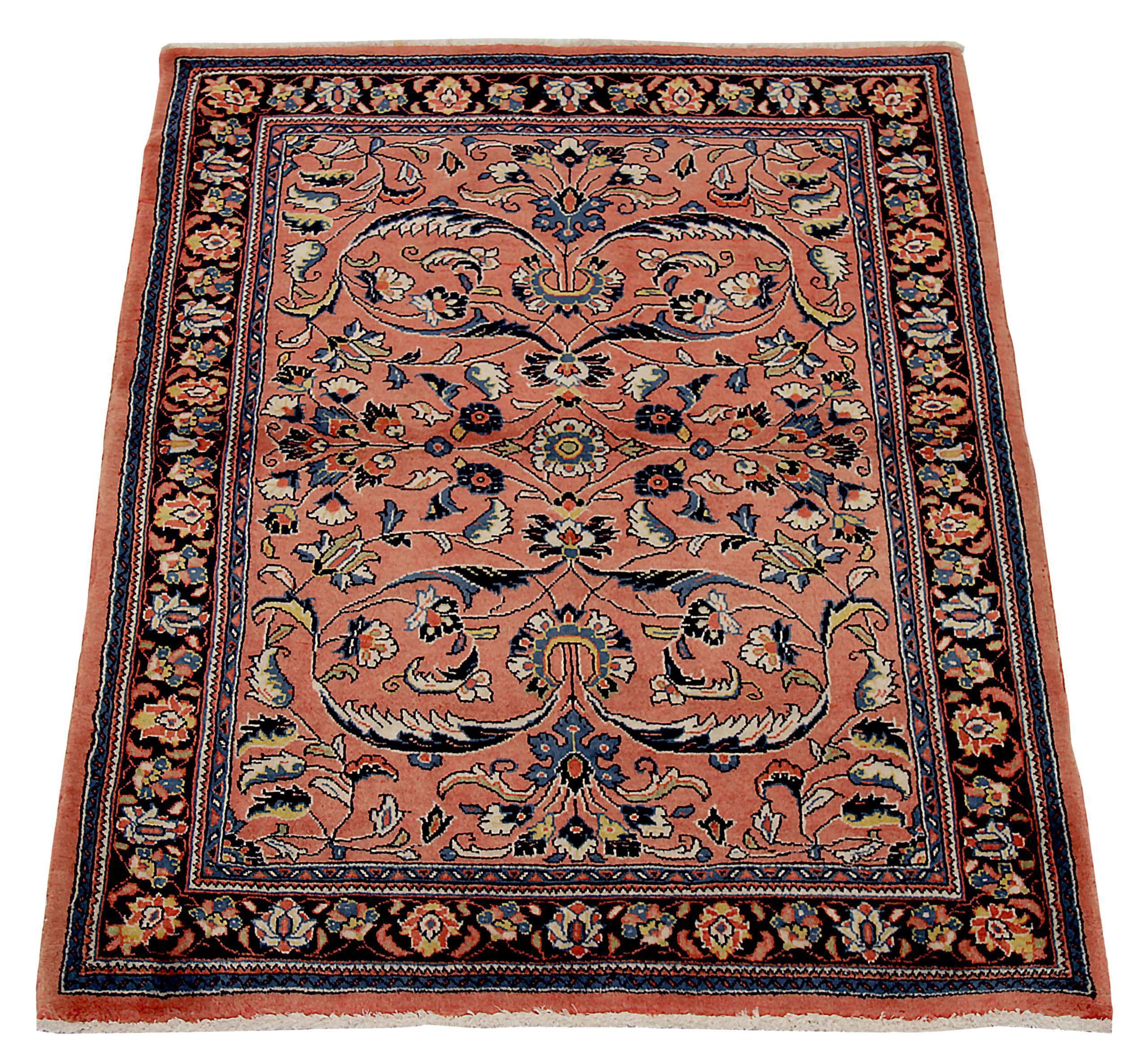 Scopri l'eleganza del Sarouk persiano con i tappeti CIRCA del 1990. Progettato con una meticolosa attenzione ai dettagli, questo design esclusivo è perfetto per valorizzare il tuo spazio.