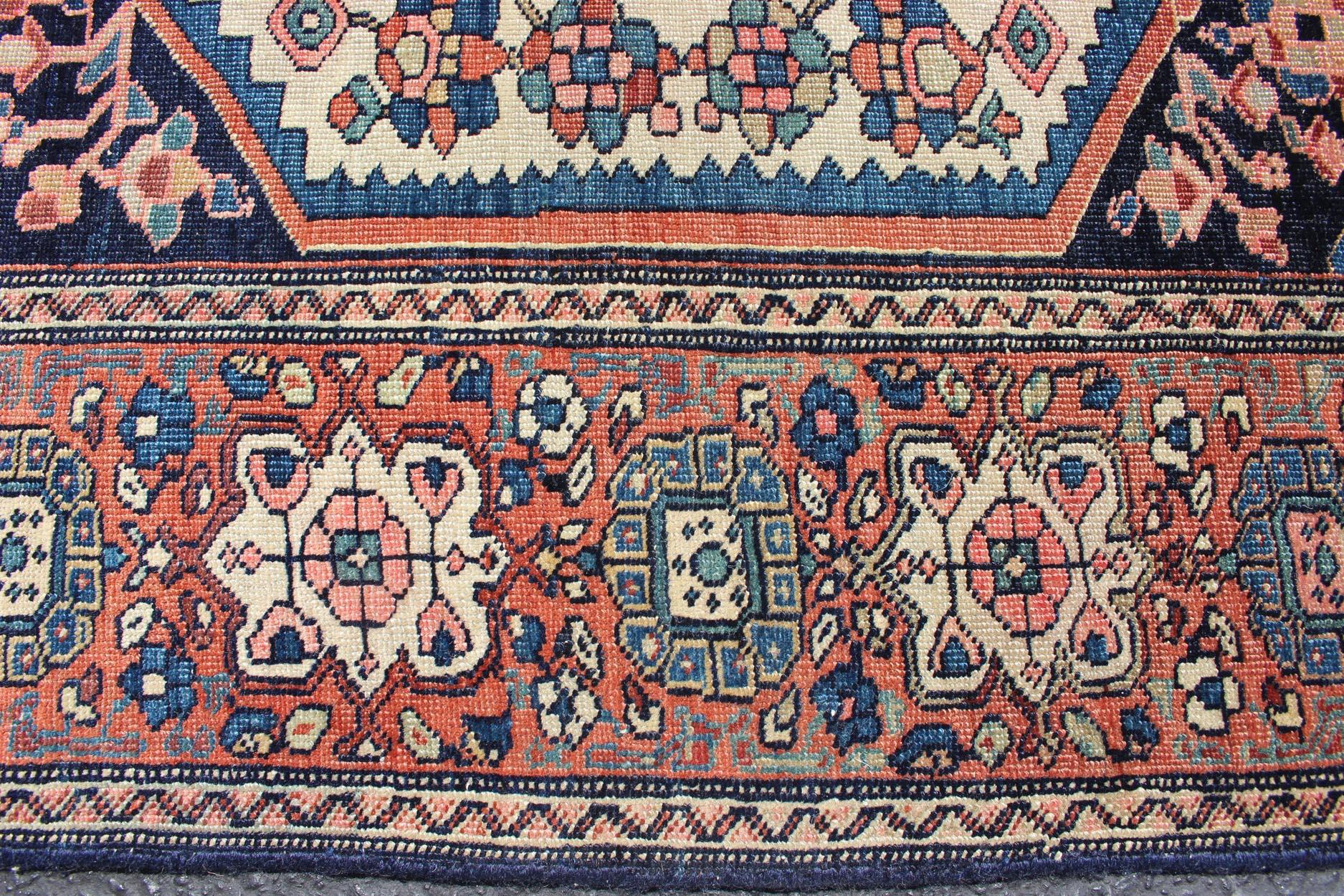 Persian Sarouk Faraghan Small Rug with Medallion Design Antique For Sale 2
