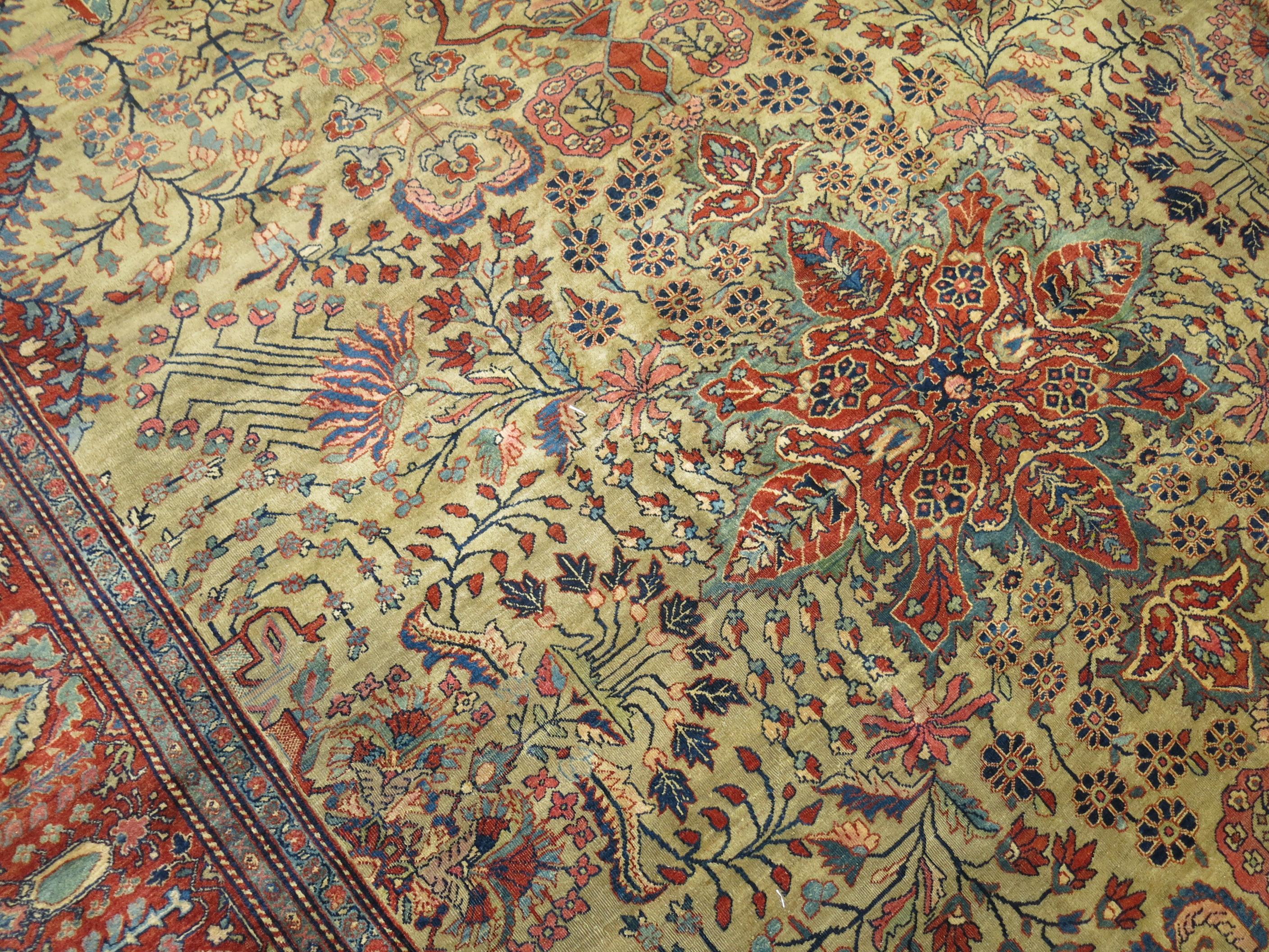 Persian Sarouk Fereghan Rug In Good Condition For Sale In New York, NY