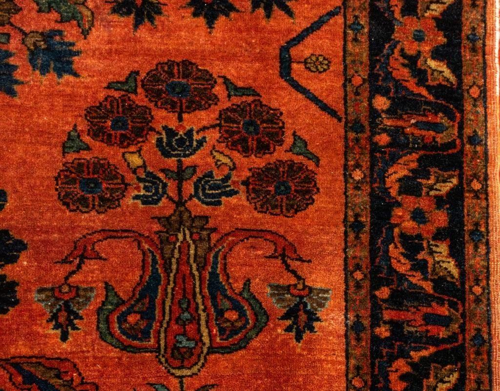 Persian Sarouk Rug 4.7' x 3.5' In Good Condition For Sale In New York, NY