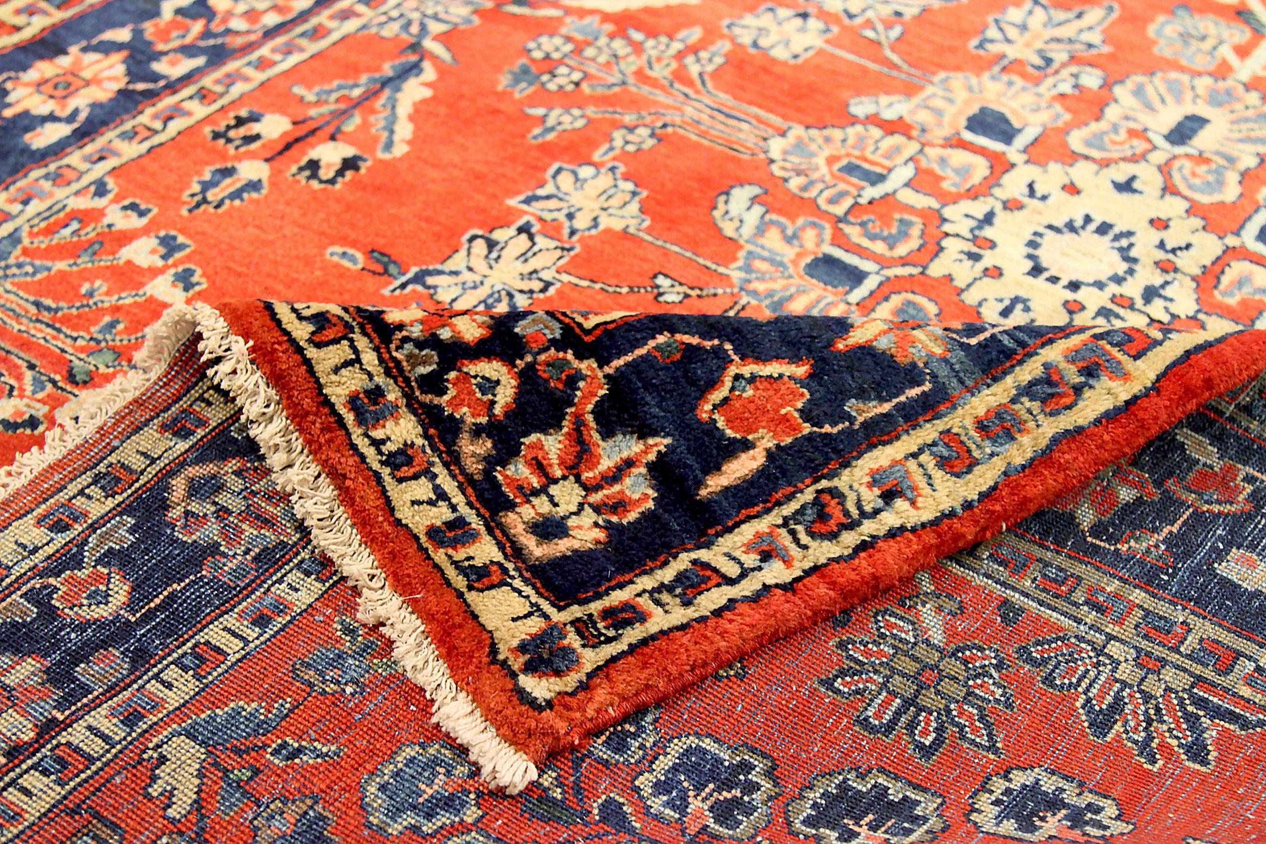 Persian Sarouk Small Rug Circa 1910 - Wool Ivory Navy Blue Red 72194 In Excellent Condition For Sale In Dallas, TX