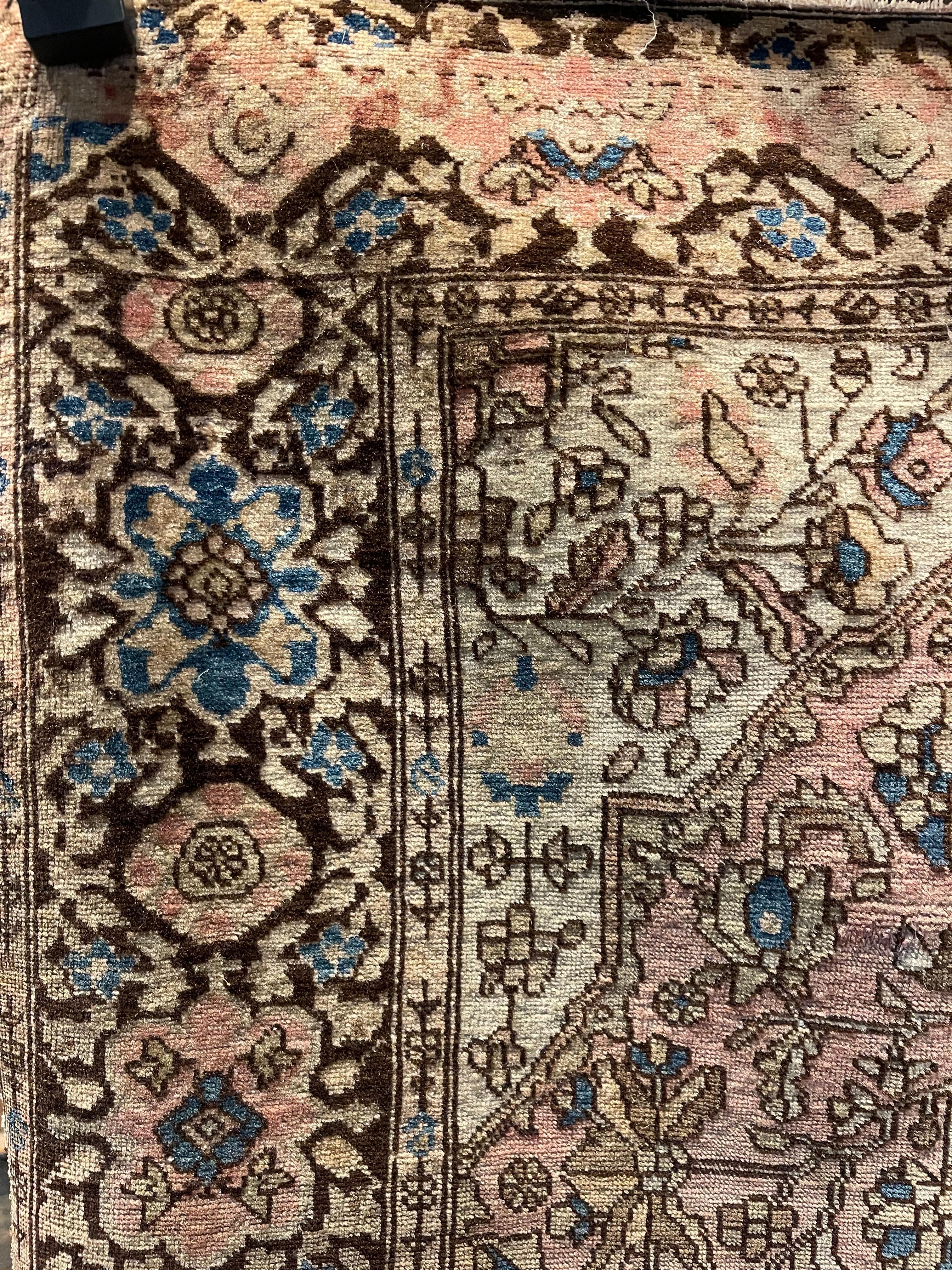 Tapis persan Saruk Design/One, début du 20e siècle Bon état - En vente à Savannah, GA
