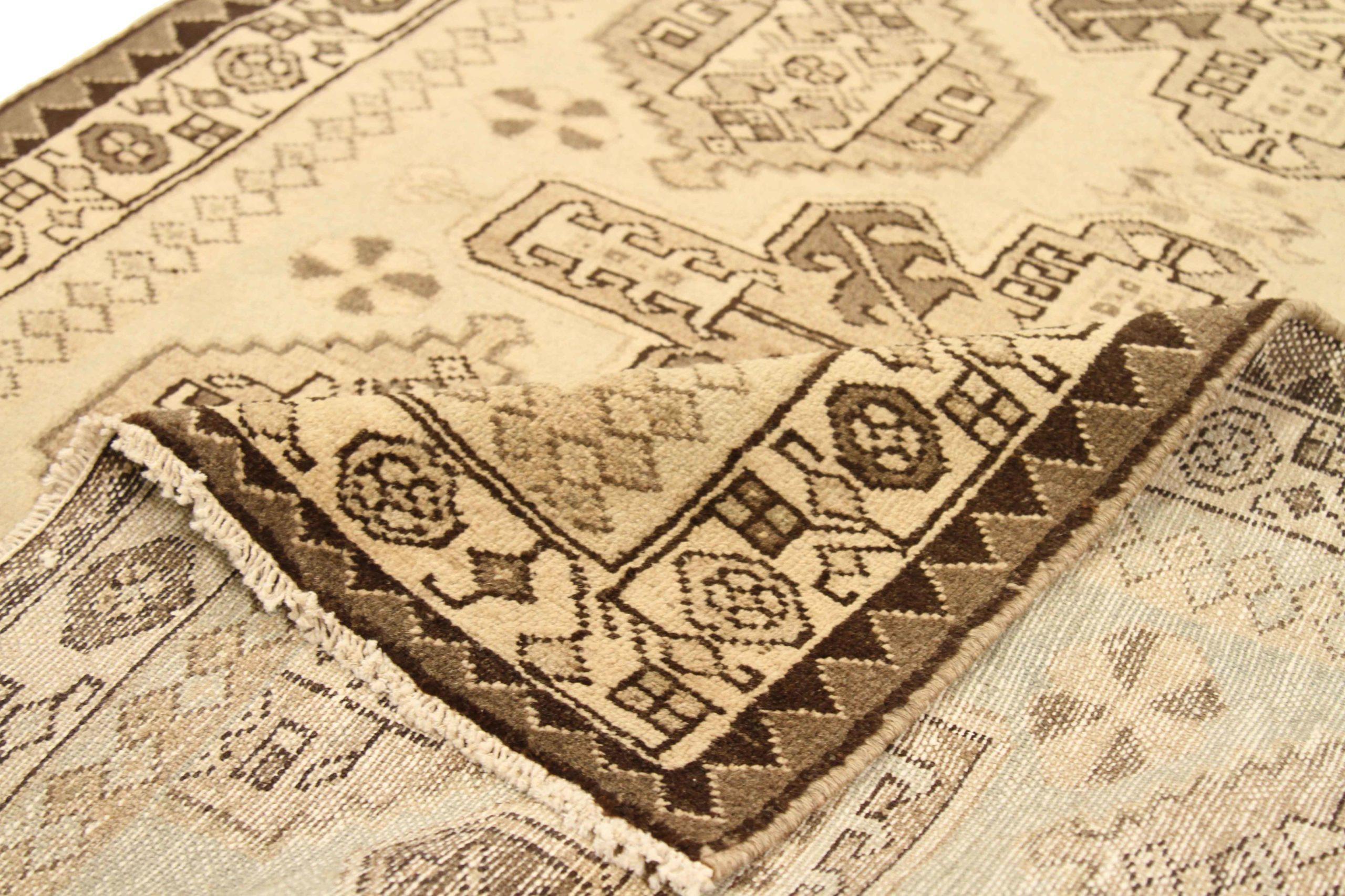 Persischer Saveh-Läufer Circa 1880 - 52144 (Asiatisch) im Angebot