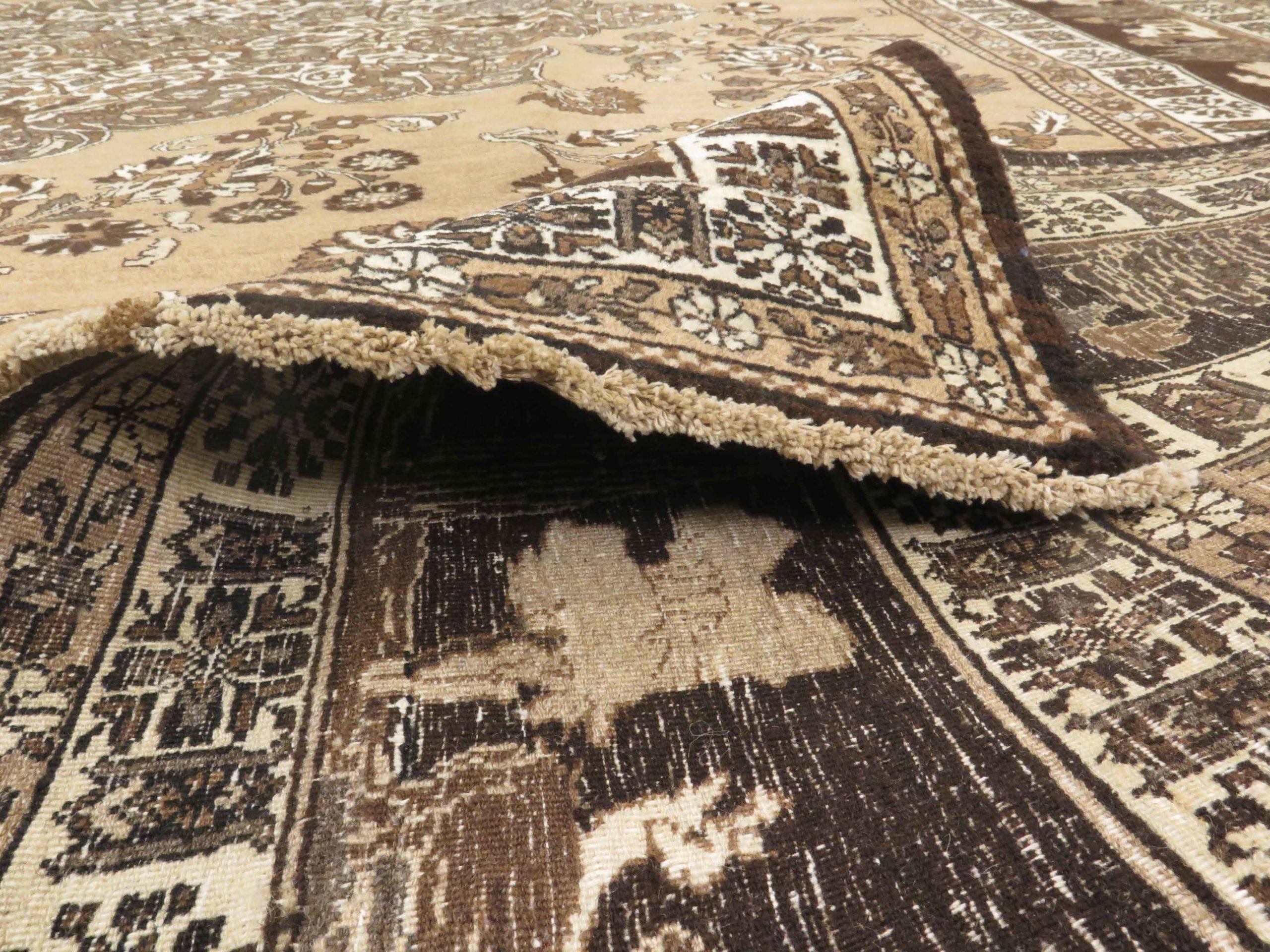 Persian Semnan Area Rugs - 16201 In condizioni ottime in vendita a Dallas, TX