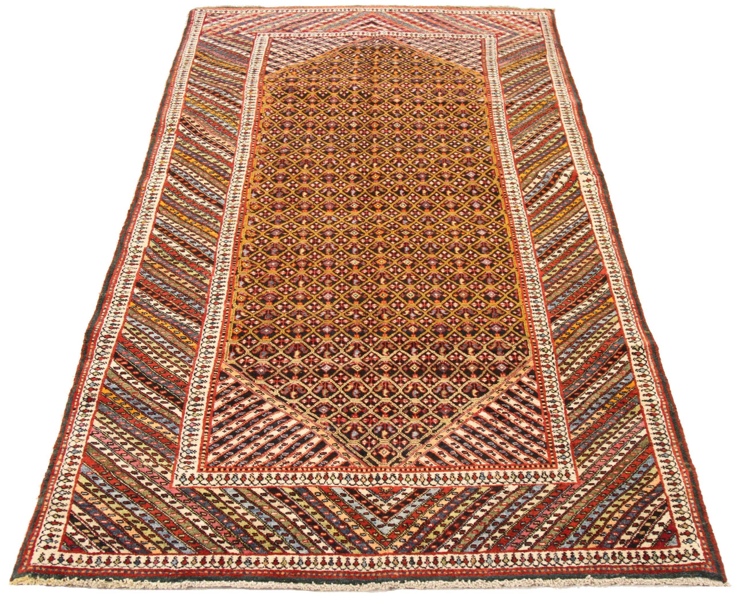Entdecken Sie die Eleganz der persischen Semnan-Teppiche, die mit Area Rugs ausgestattet sind. Dieses exklusive Design, das mit viel Liebe zum Detail entworfen wurde, ist perfekt, um Ihren Raum zu verschönern.
