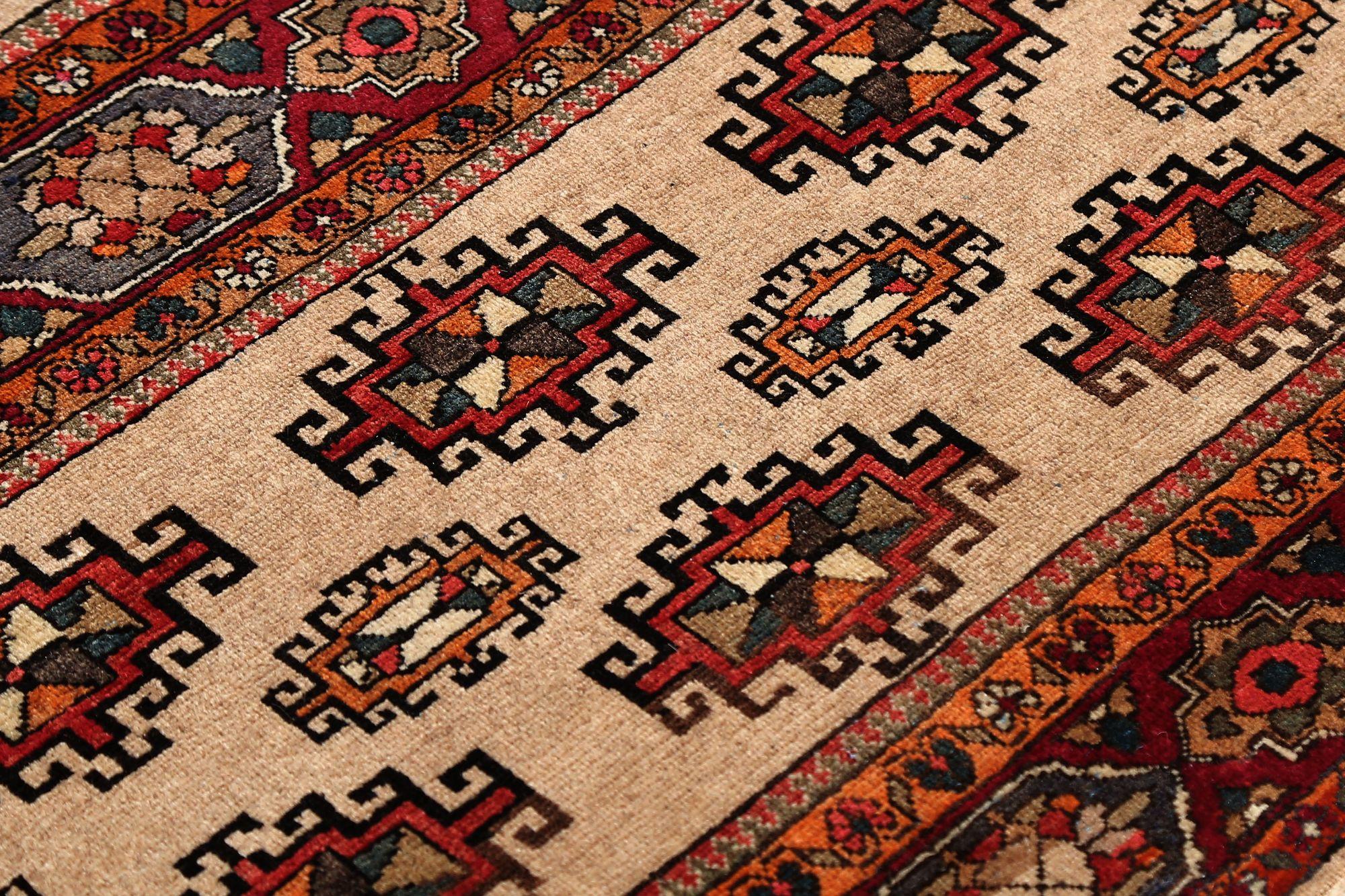 Persischer Semnan-Läufer aus Wolle – elfenbeinfarbenes Design – 96945 im Zustand „Hervorragend“ im Angebot in Dallas, TX