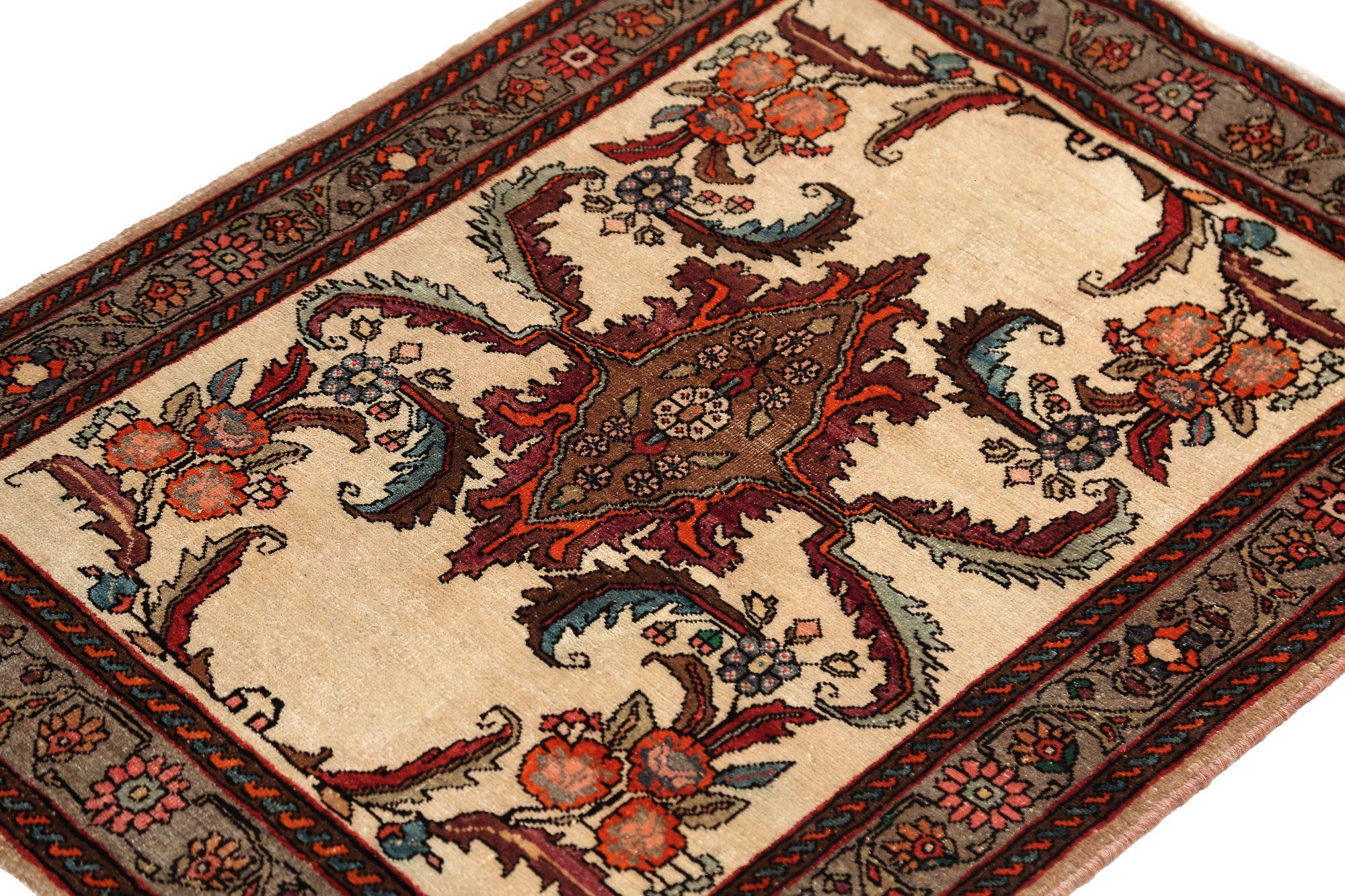 Persischer Semnan-Teppich aus Wolle – elfenbeinfarbenes Design – 97055 im Zustand „Hervorragend“ im Angebot in Dallas, TX