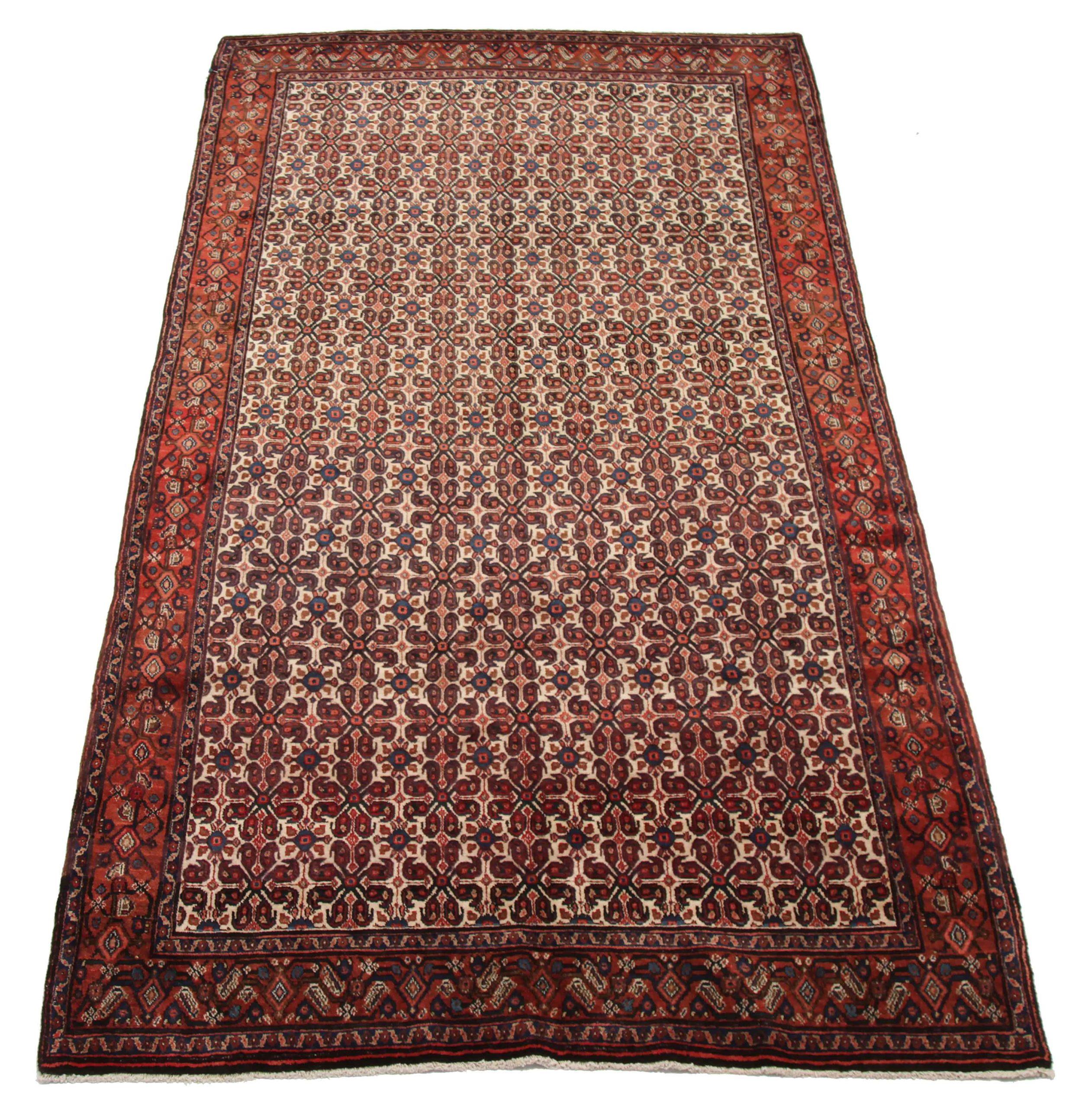 Entdecken Sie die Eleganz der persischen Seneh mit Teppichen um 1880. Dieses exklusive Design, das mit viel Liebe zum Detail entworfen wurde, ist perfekt, um Ihren Raum zu verschönern.