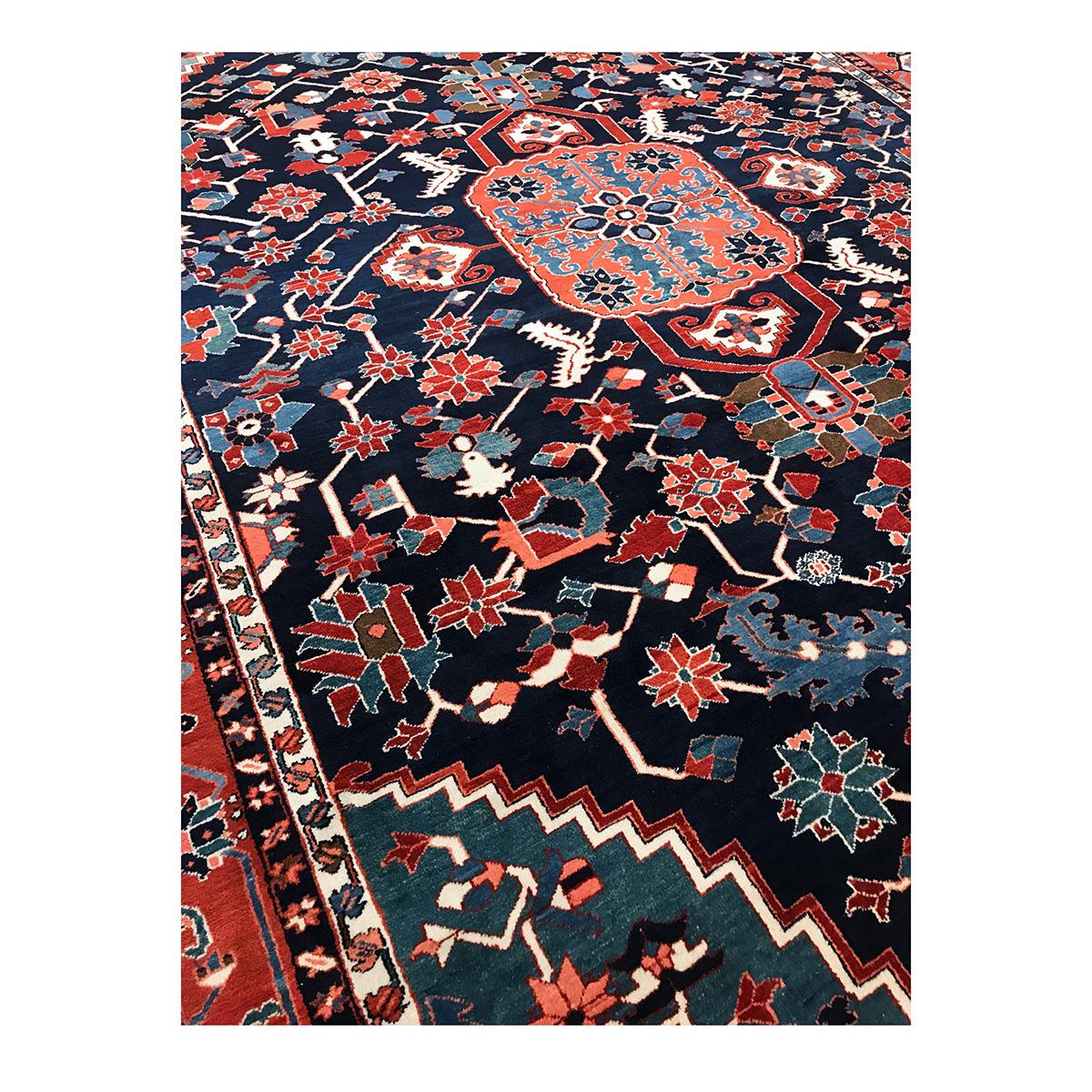 Vintage Persian Serapi 13x19 Navy Blue & Rust Oversized Handmade Area Rug In Good Condition For Sale In Houston, TX