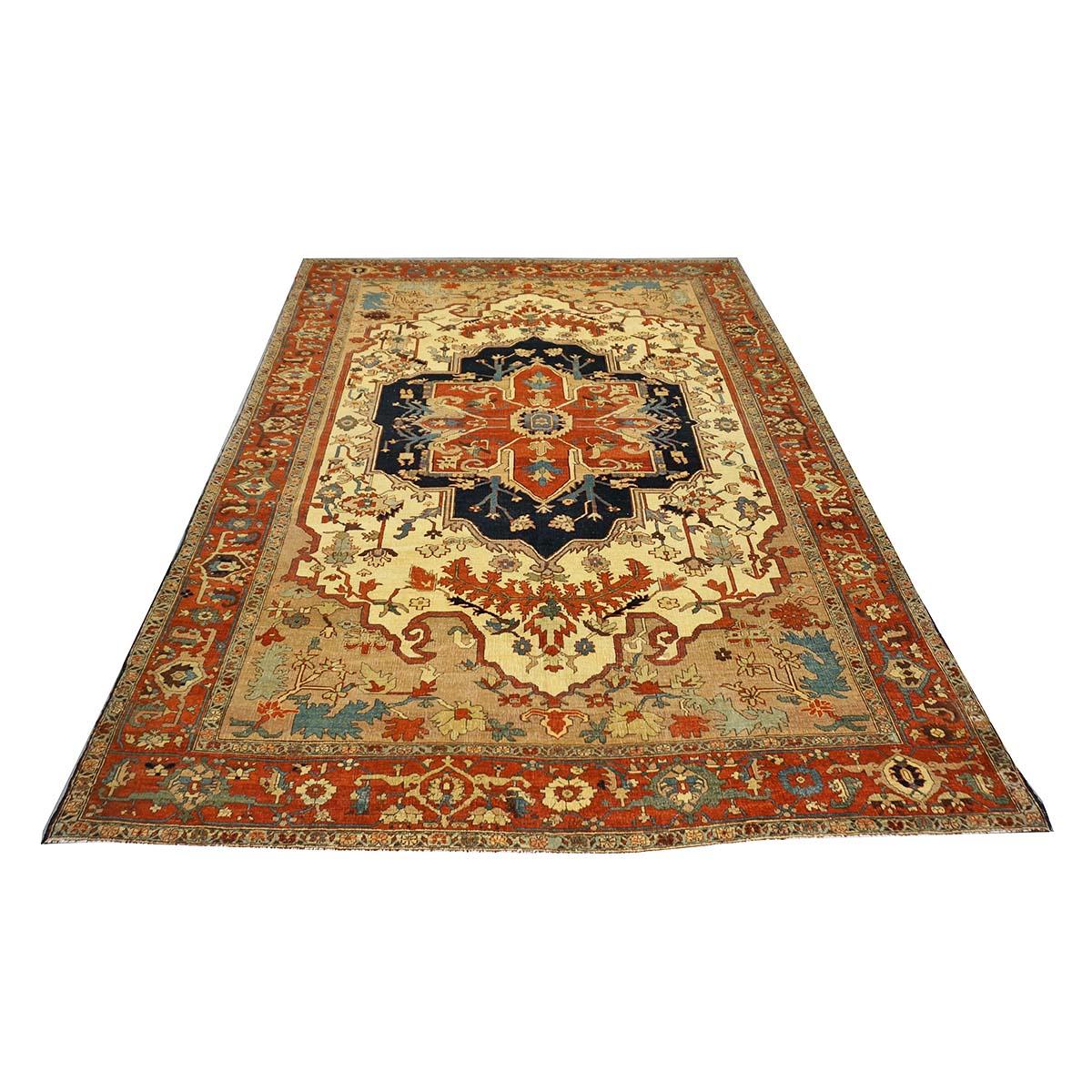 Persian Serapi 7x11 Rust, Ivory, Navy, & Tan Reprodcution Handmade Area Rug In Good Condition For Sale In Houston, TX