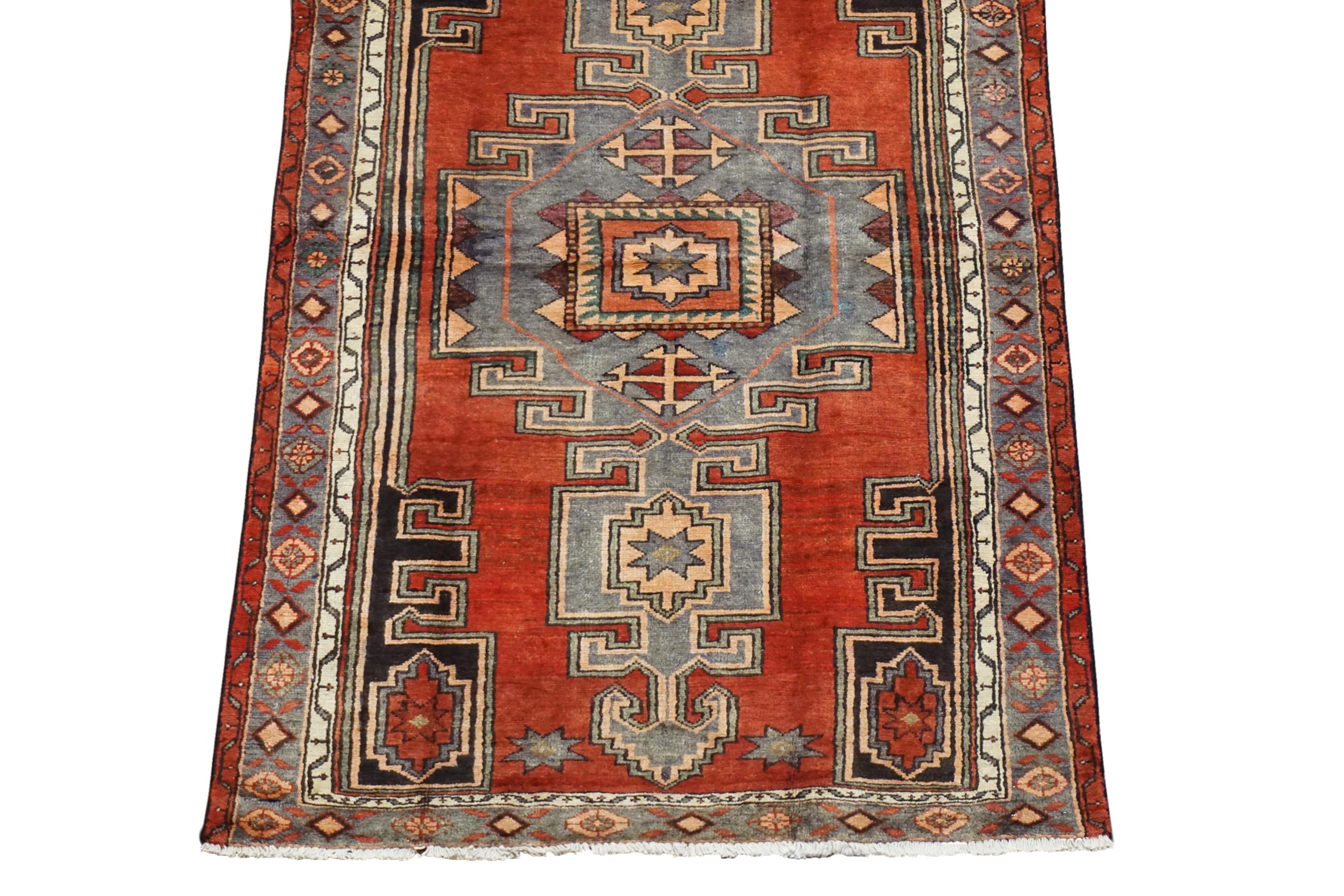 Mid-20th Century Persian Serapi Sarab, circa 1940 For Sale