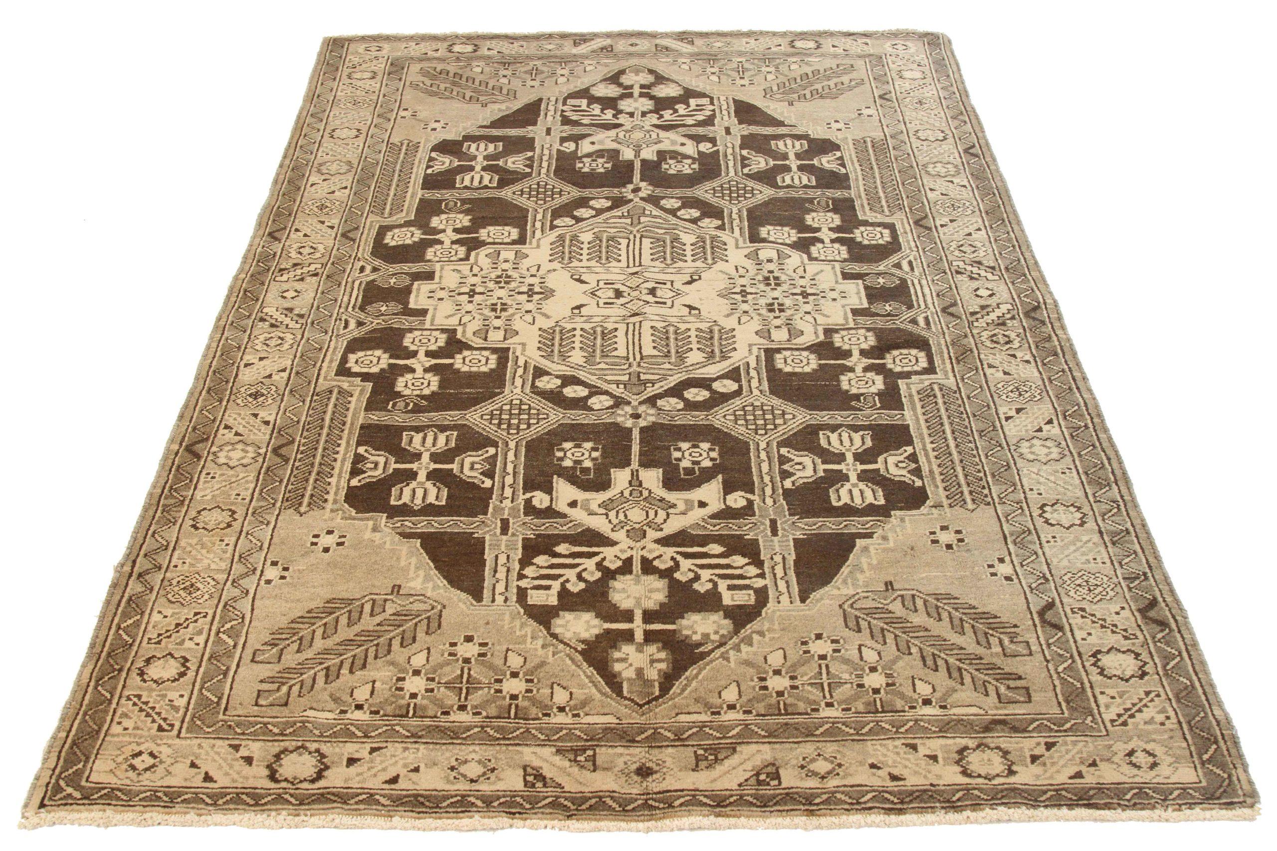 Discover the elegance of Persian Shahsavan featuring Area Rugs. Designed with meticulous attention to detail, this exclusive design is perfect for enhancing your space.