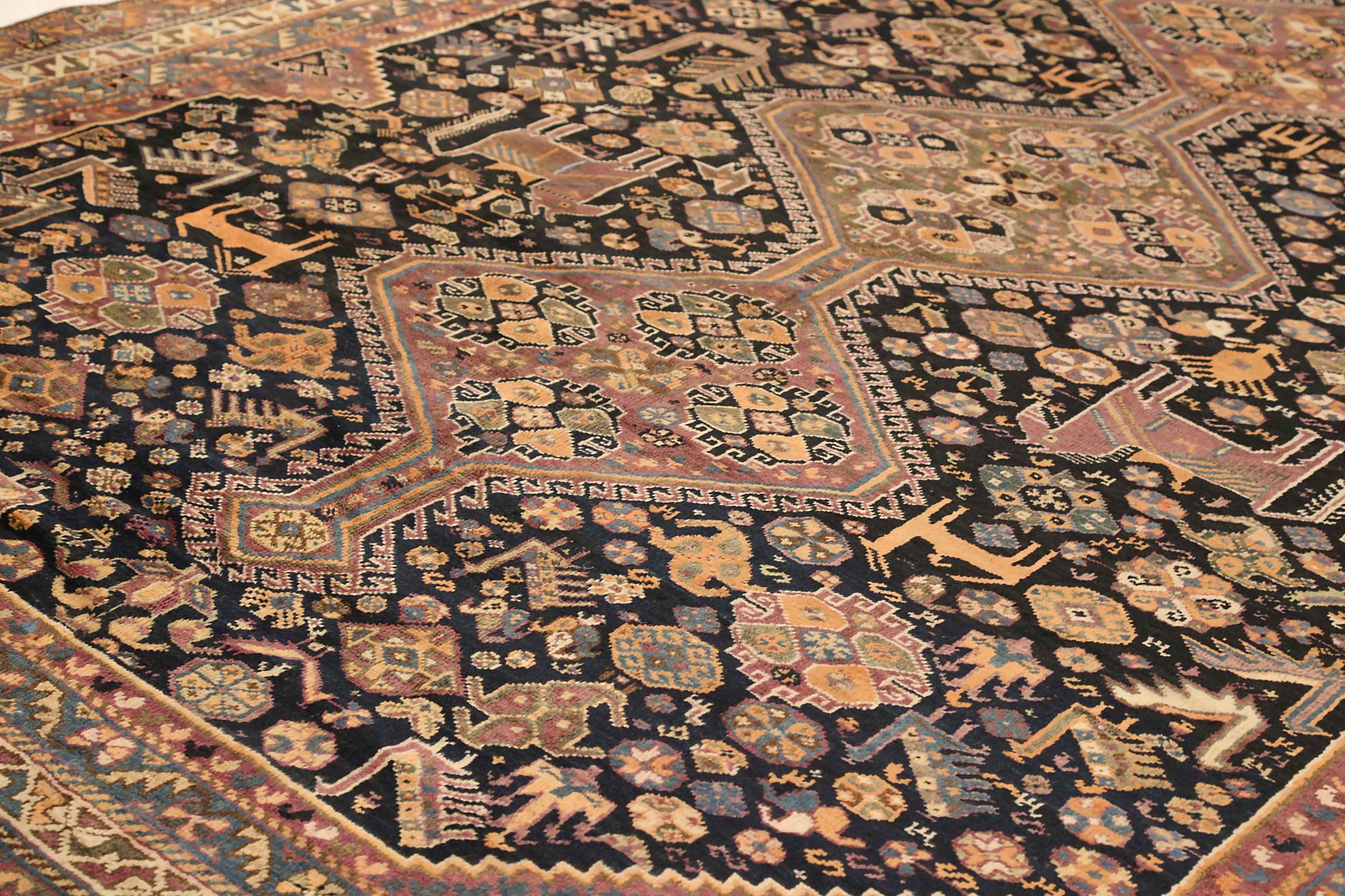 Asiatique Tapis persan Shiraz Circa 1910 - Laine Ivoire Bleu marine Rouge 71551 en vente