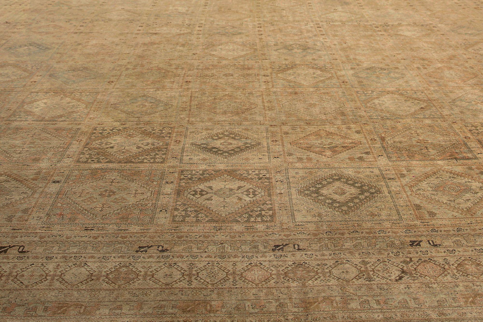 Tappeto persiano Shiraz Over Size - Lana Marrone Taupe Design - 96802 In condizioni ottime in vendita a Dallas, TX