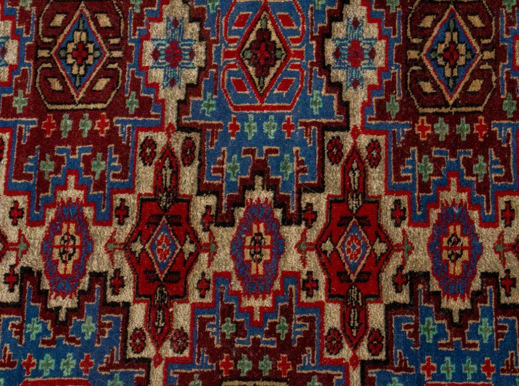 Persian Shiraz Rug, 5' x 3' In Good Condition For Sale In New York, NY