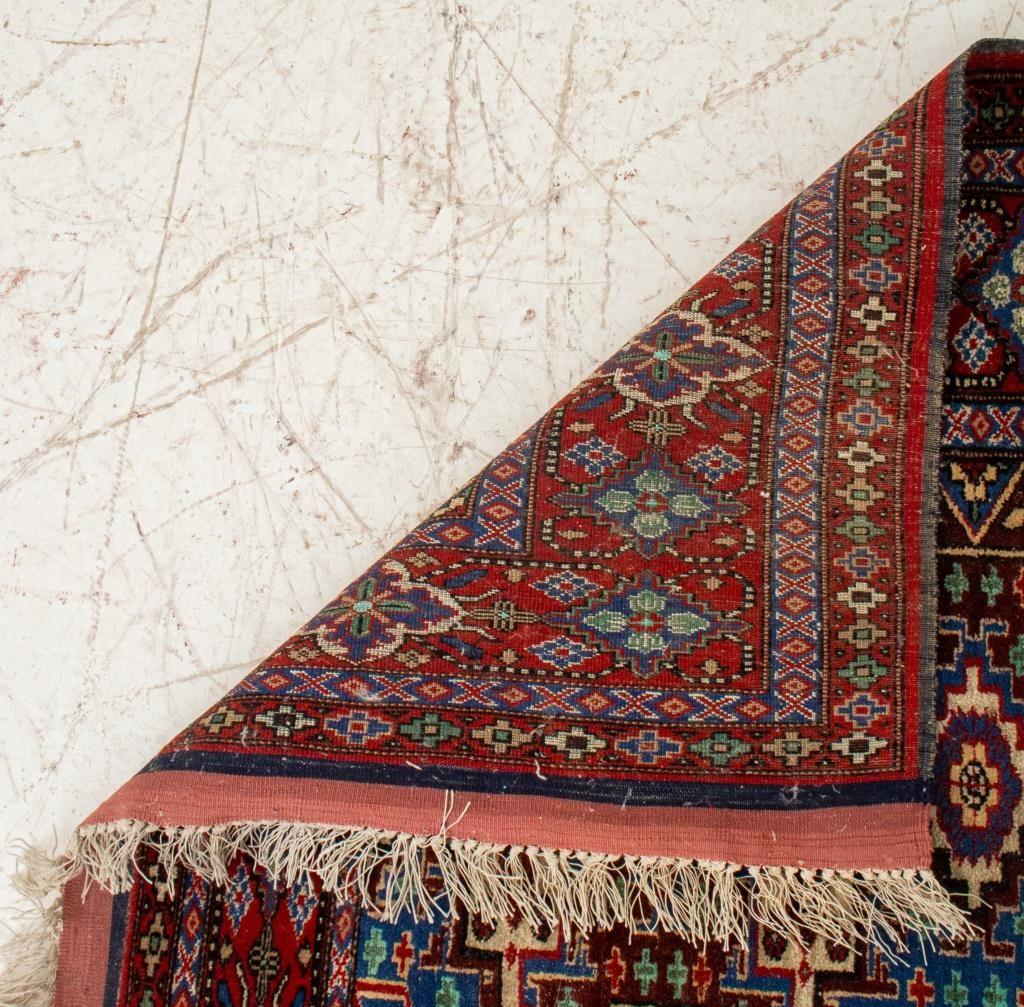 Persian Shiraz Rug, 5' x 3' For Sale 1