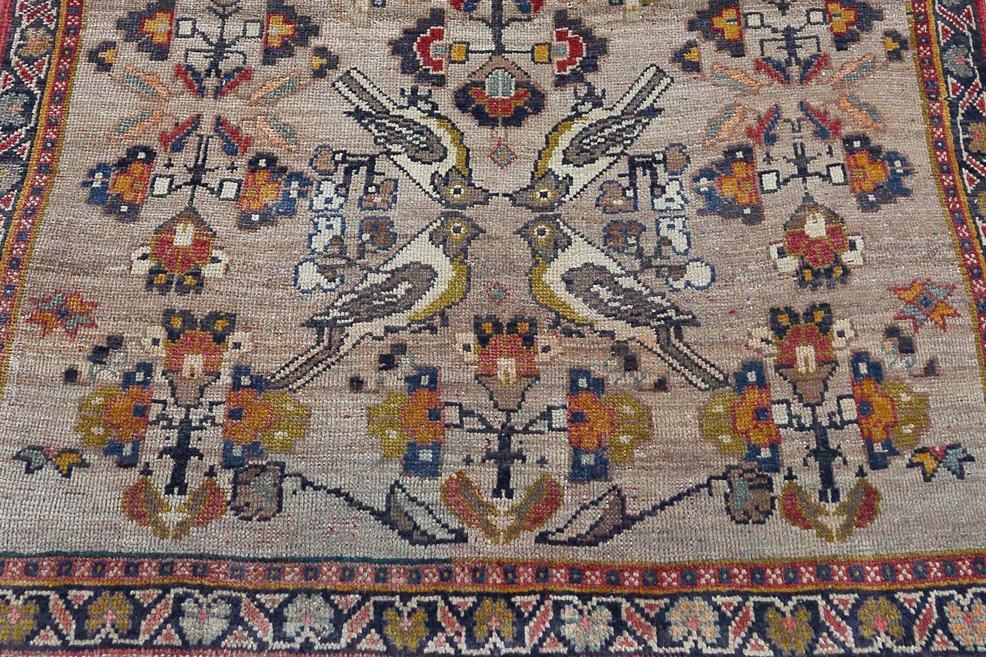 Persischer Shiraz-Läufer aus Wolle – elfenbeinfarbenes Design – 97456 im Zustand „Hervorragend“ im Angebot in Dallas, TX