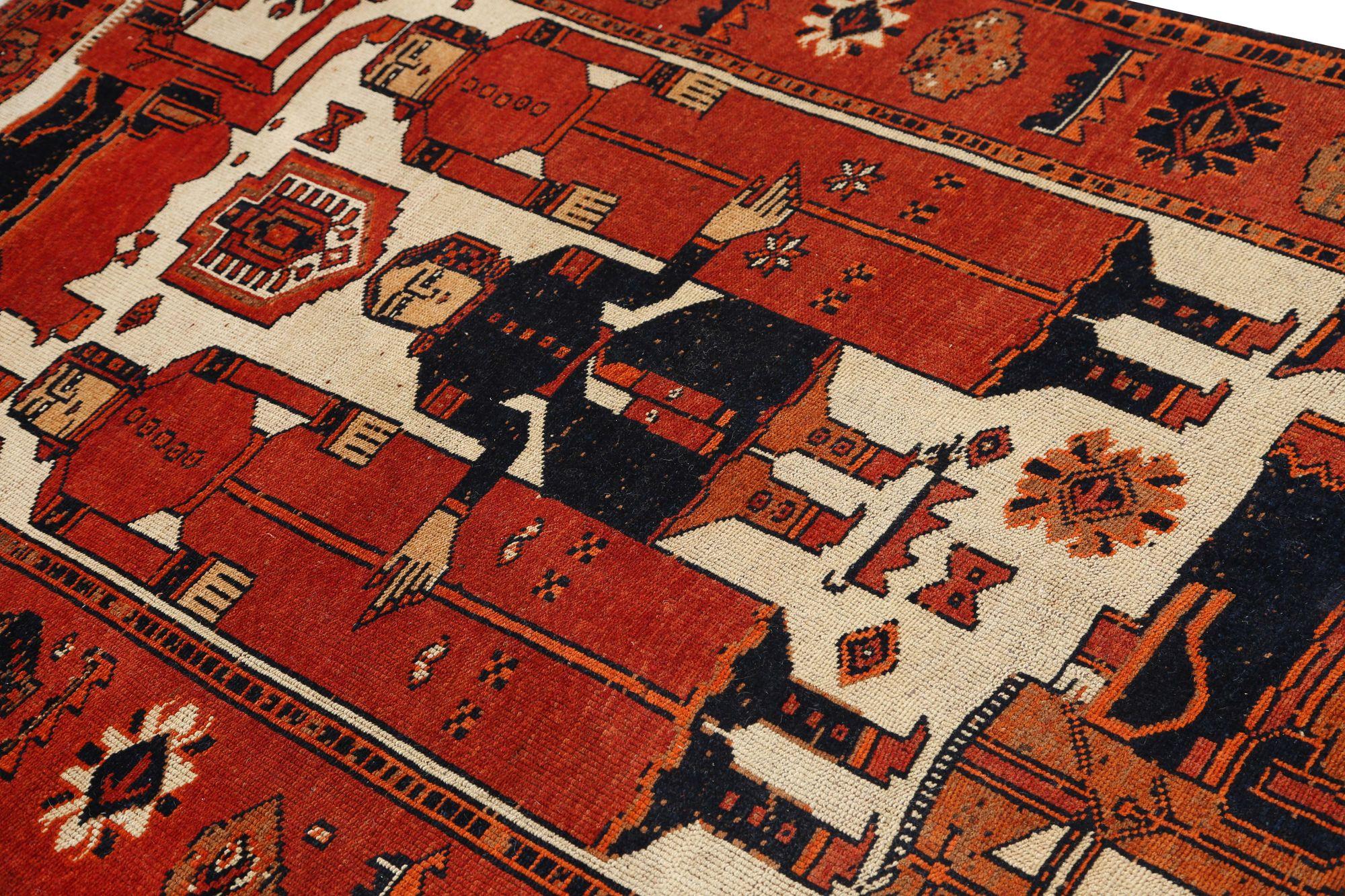 Persischer Shiraz-Läufer aus Wolle - Elfenbeinrot-Design - 97459 (20. Jahrhundert) im Angebot