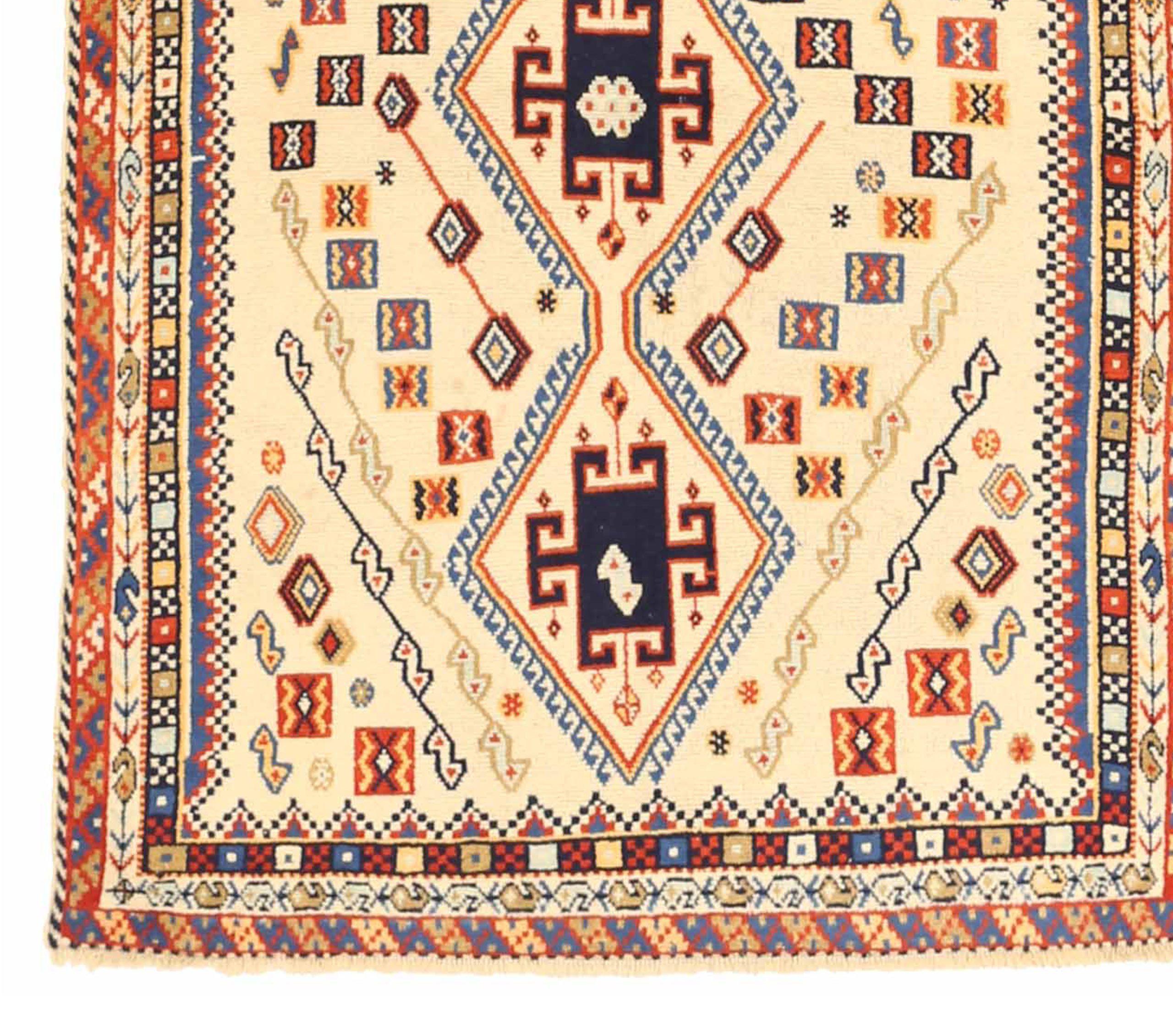 Persischer Shiraz-Teppich Circa 1910 - Wolle Elfenbein Design - 10399 (Asiatisch) im Angebot