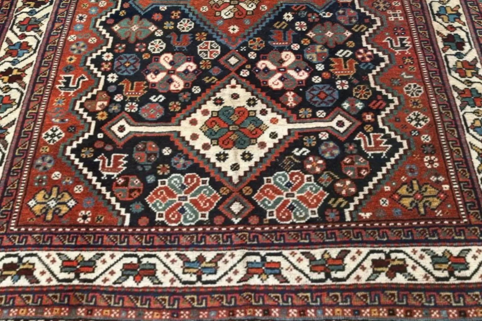 Persian Small Rug Circa 1940- Shiraz Design - Wool Ivory Navy Blue Red In Excellent Condition For Sale In Dallas, TX