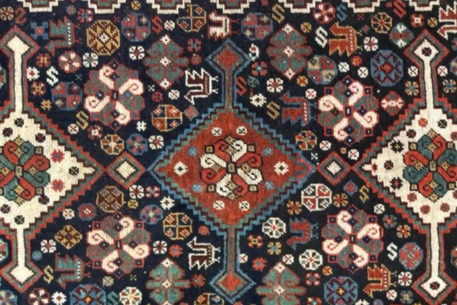 Persian Small Rug Circa 1940- Shiraz Design - Wool Ivory Navy Blue Red For Sale 1