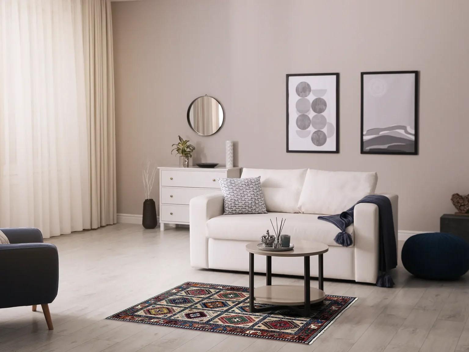 A Hand-Knotted Persian Shiraz Small Rug
Immerse your home in the rich cultural tapestry of Iran with this captivating hand-knotted Persian Shiraz small rug. Originating from the nomadic Qashqai tribes of the Fars province, Shiraz rugs are celebrated