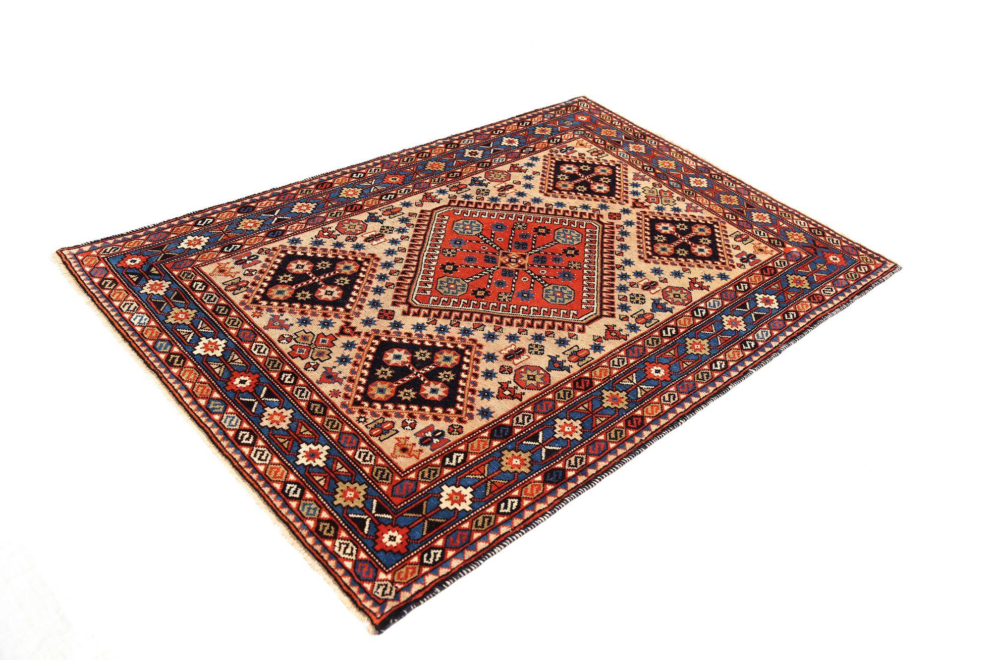 Persischer Shiraz-Teppich aus Wolle mit elfenbeinfarbenem Design - 96940 im Zustand „Hervorragend“ im Angebot in Dallas, TX