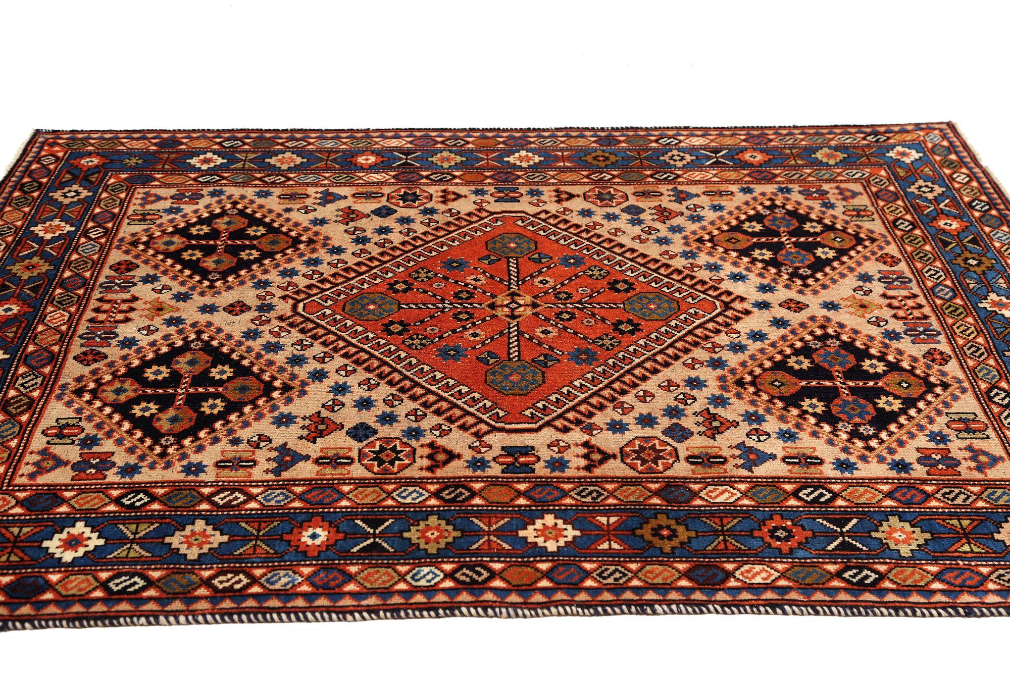 Tappeto persiano Shiraz Small - Lana Avorio Rosso Design - 97439 In condizioni ottime in vendita a Dallas, TX