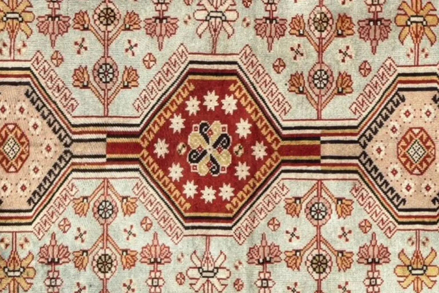 Wool Persian Shiraz Small Rug - light Blue & Red For Sale