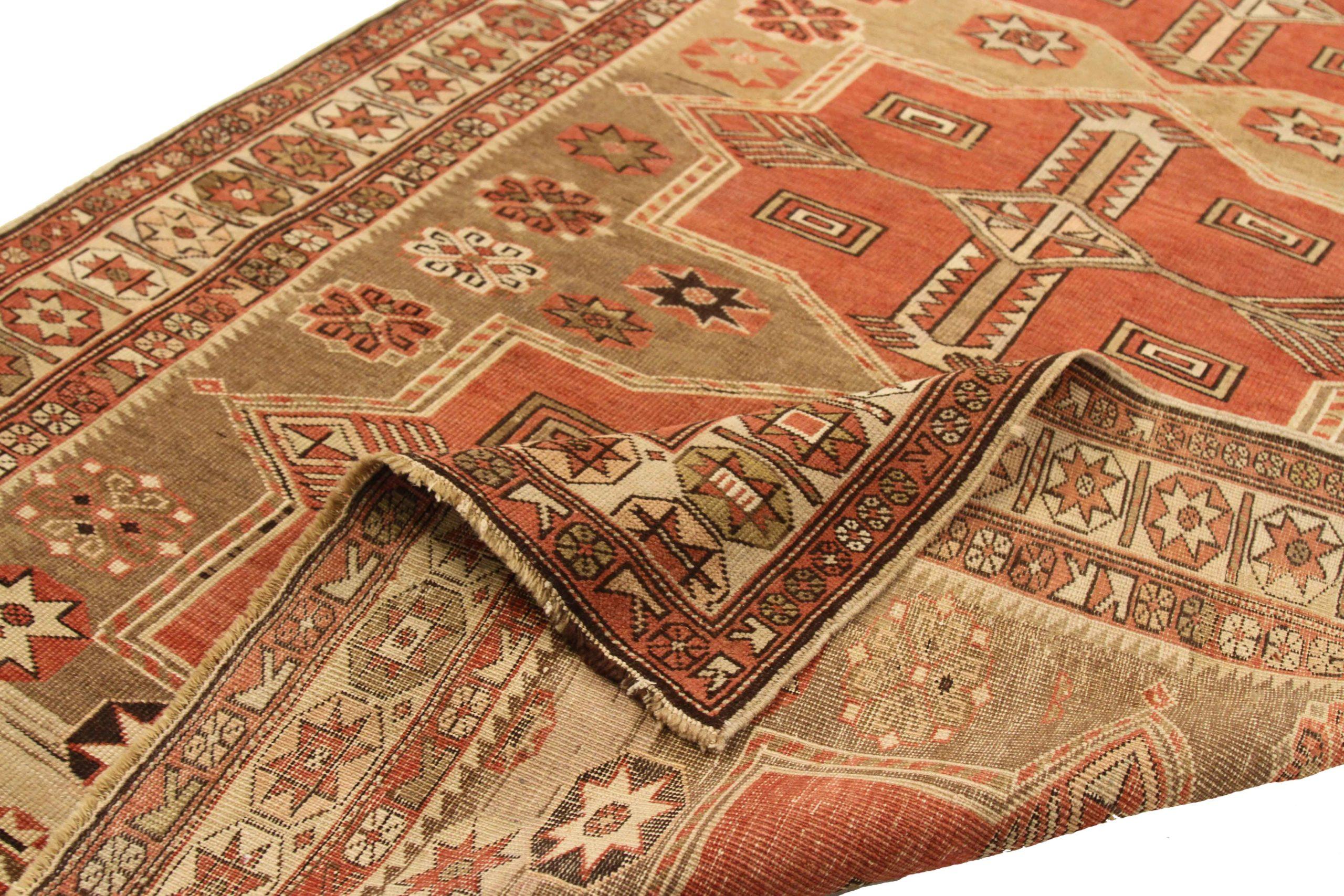 Persischer Shirvan-Teppich Circa 1910 - Wolle Elfenbein Rot Taupe 73205 (Asiatisch) im Angebot
